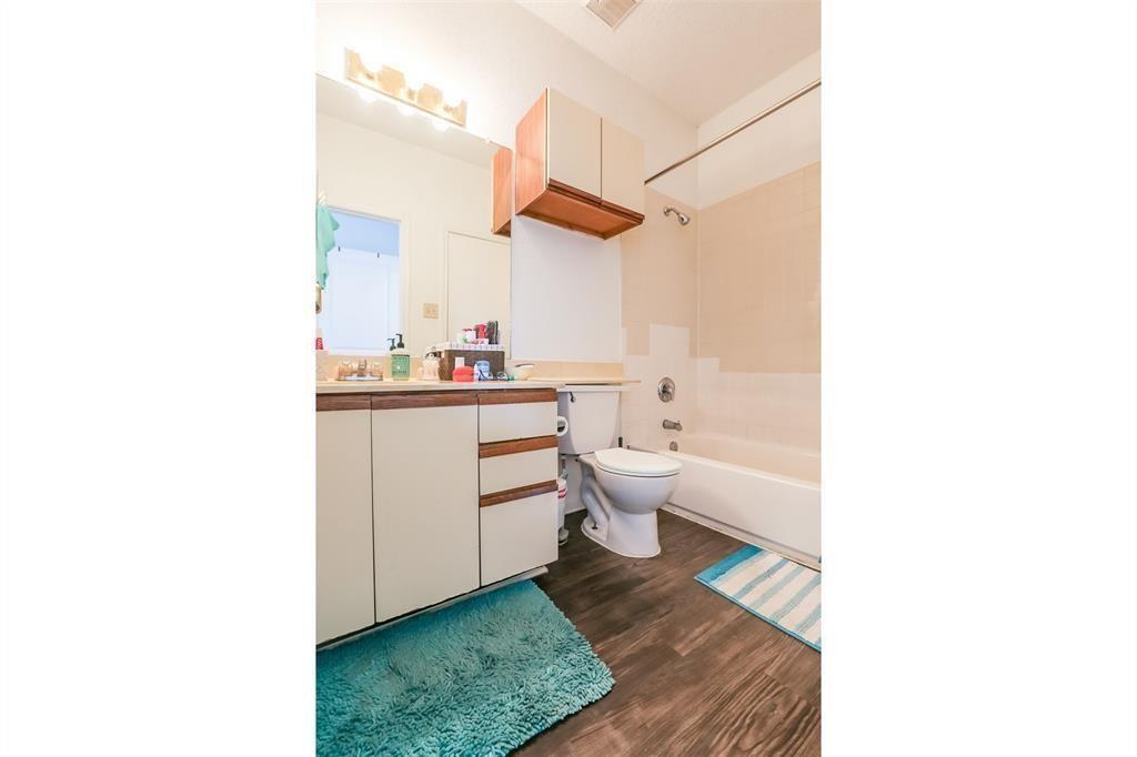 912 W 22nd St # 305, Austin, TX 78705