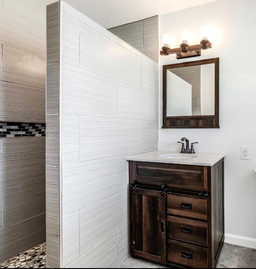 21500 Bluejay Blvd, Lago Vista, TX 78645