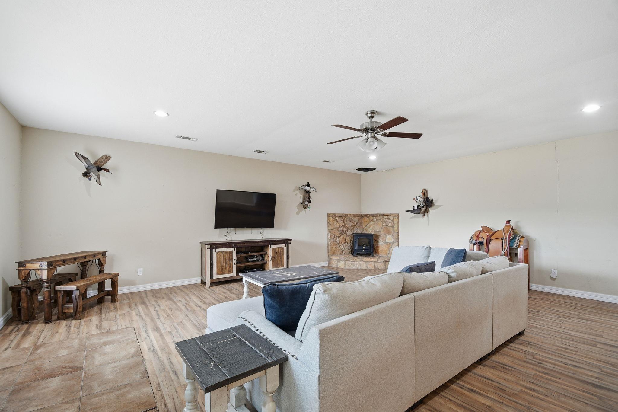 21500 Bluejay Blvd, Lago Vista, TX 78645