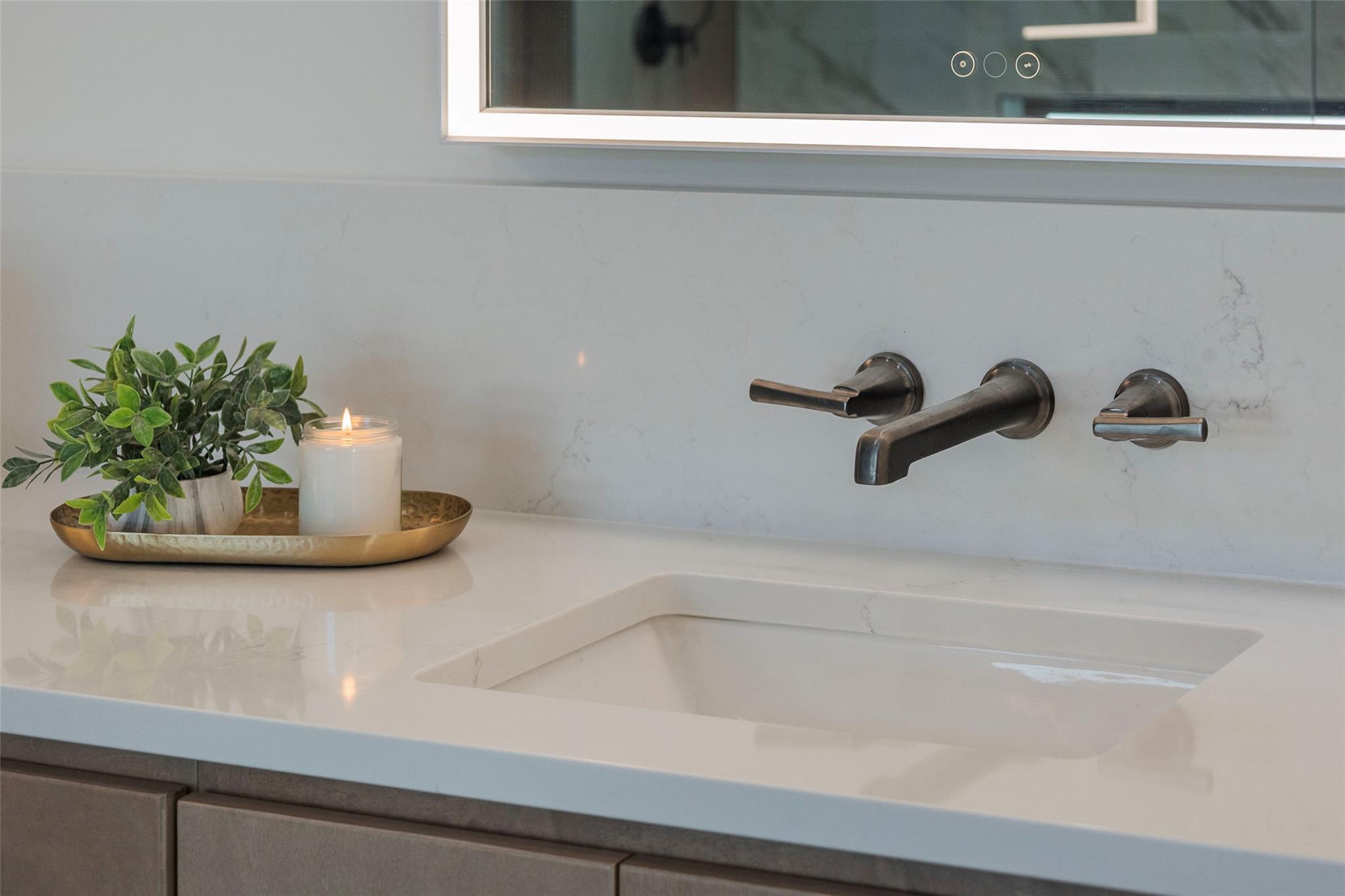 105 Manciano, Horseshoe Bay, TX 78657