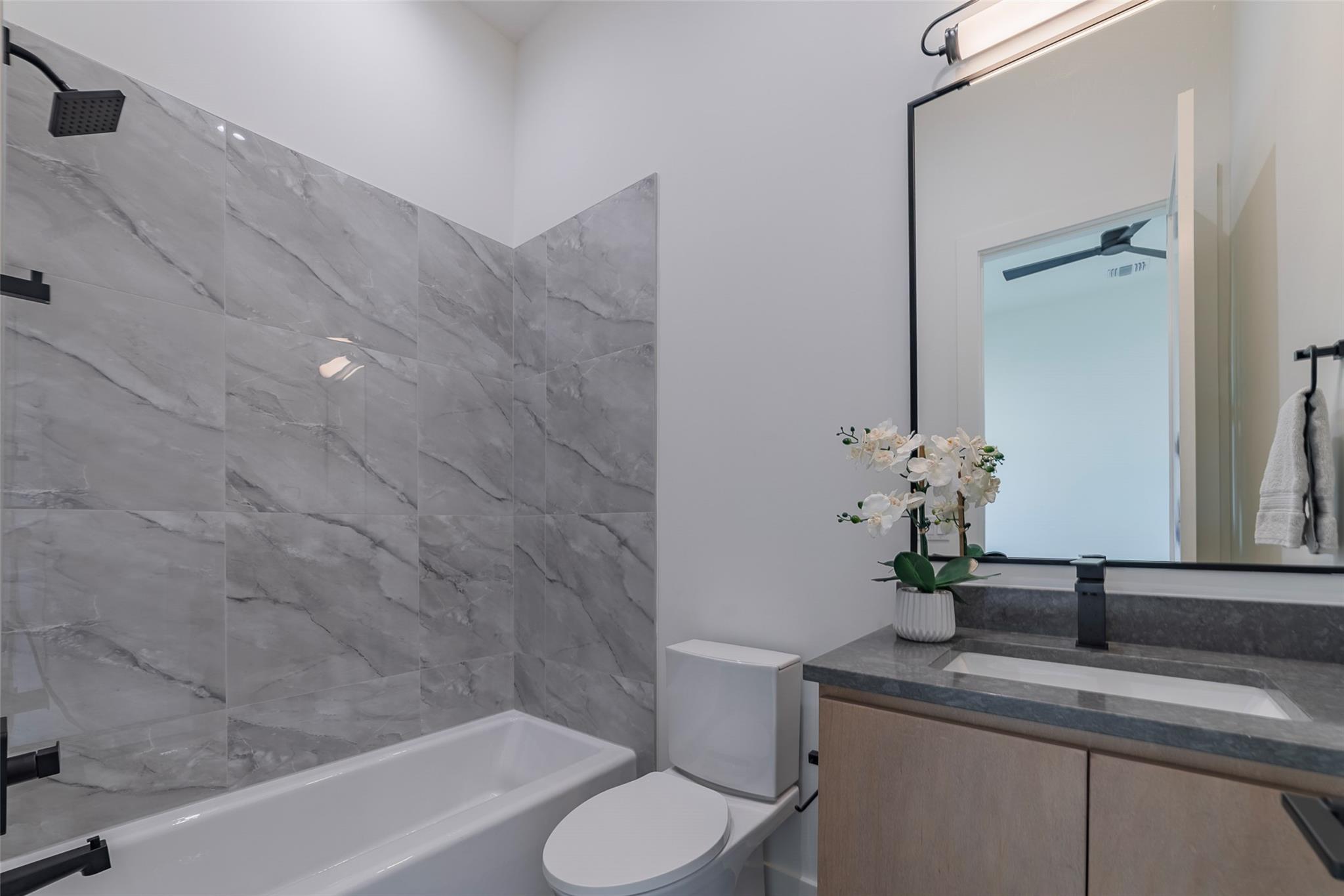 105 Manciano, Horseshoe Bay, TX 78657