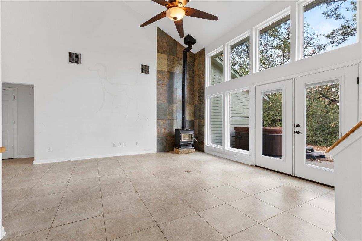 180 W Kelley Rd, Bastrop, TX 78602