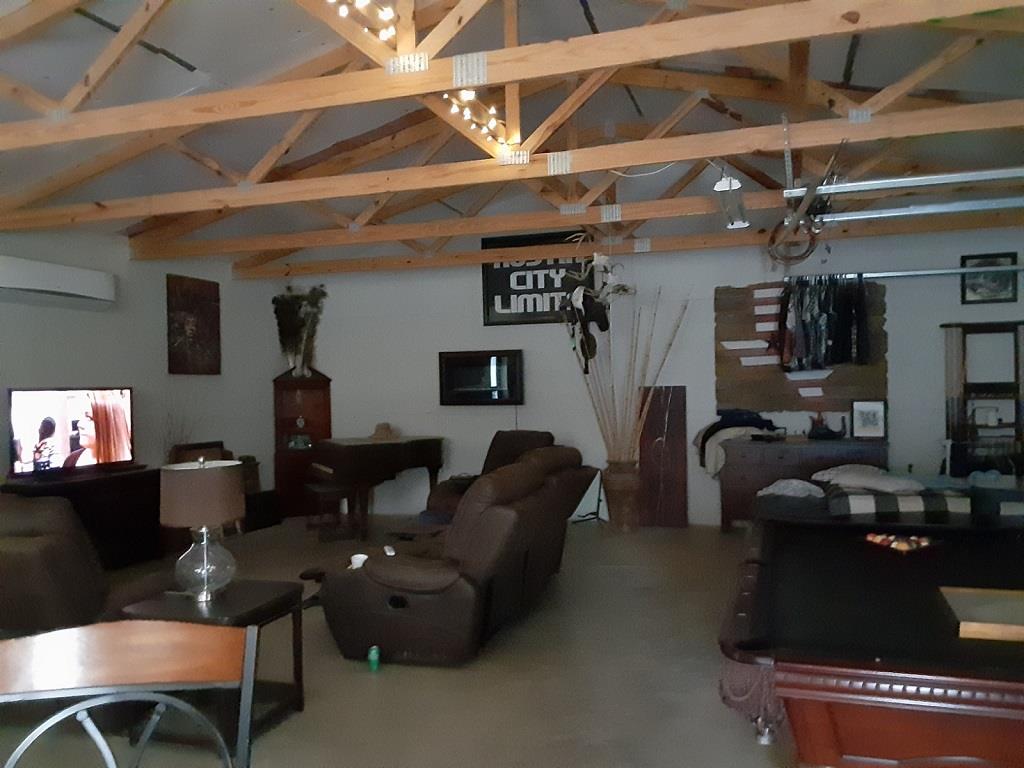 251 Fairview Dr, Rockdale, TX 76567