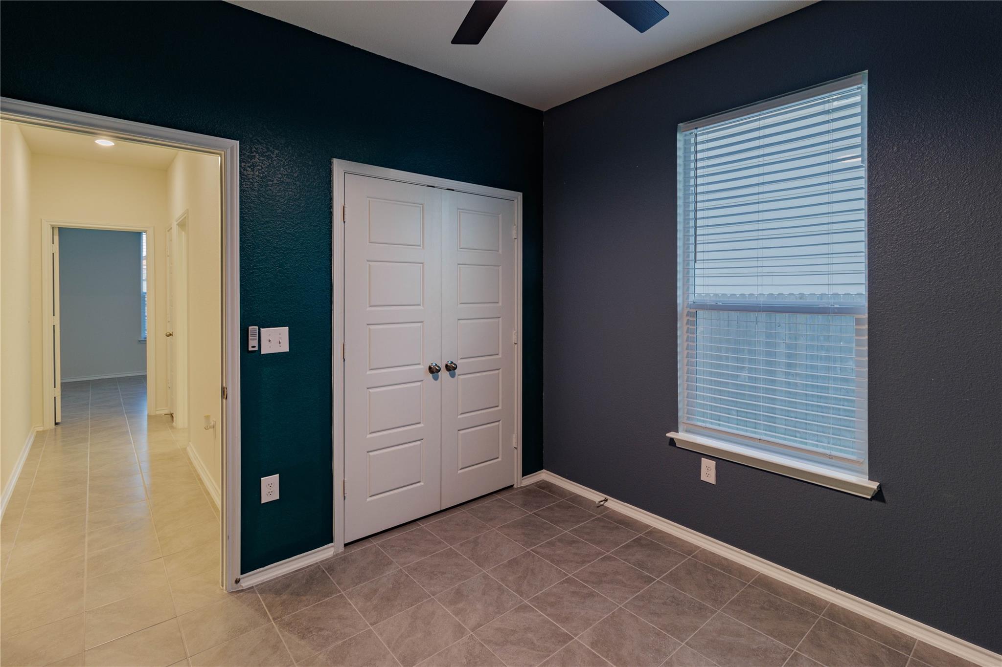 211 Summit Dr, Lockhart, TX 78644