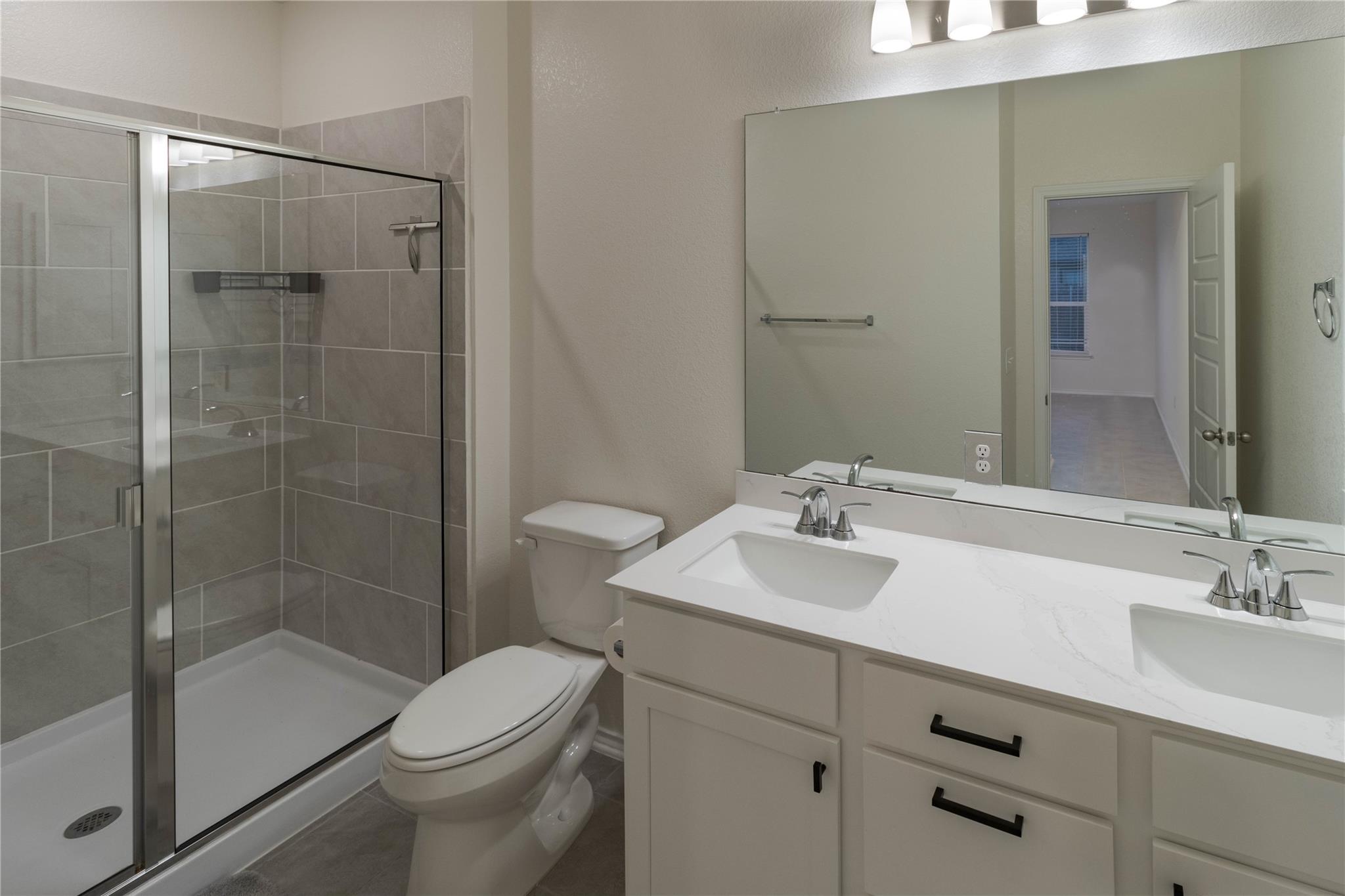 211 Summit Dr, Lockhart, TX 78644