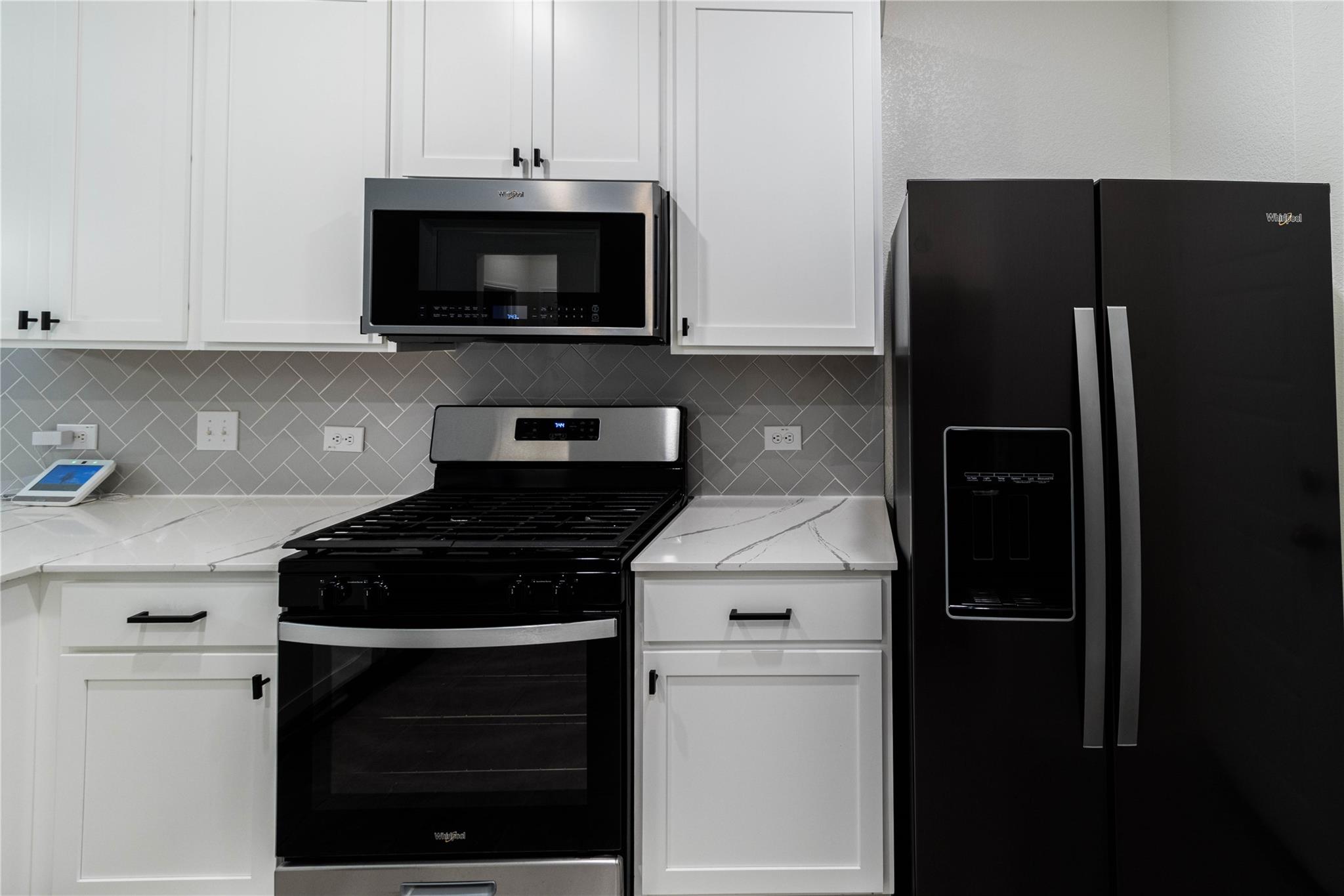 211 Summit Dr, Lockhart, TX 78644