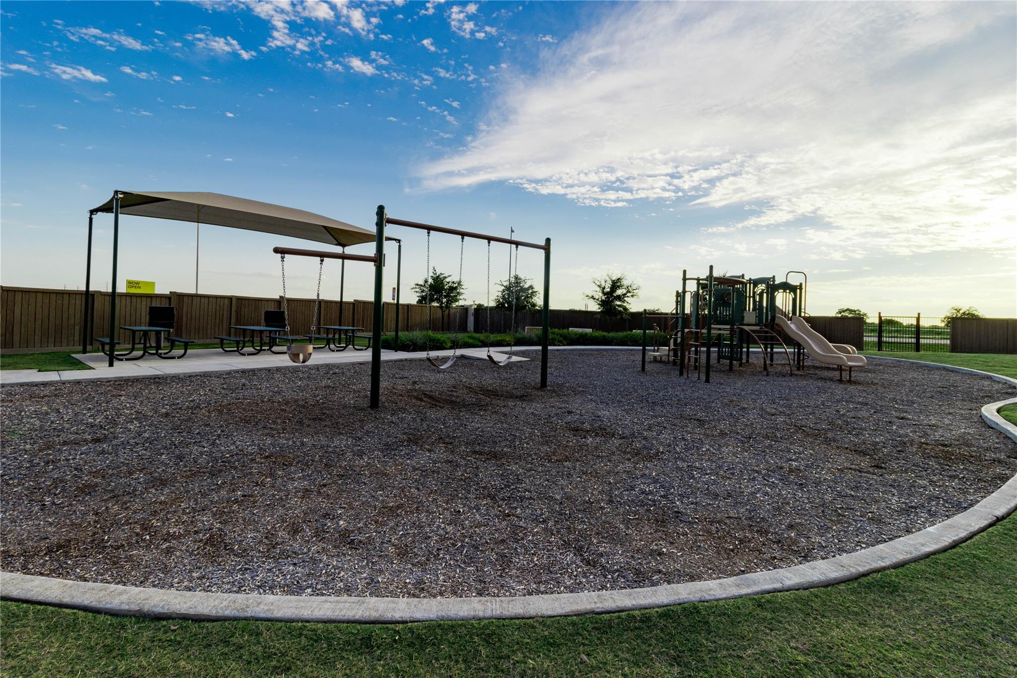 211 Summit Dr, Lockhart, TX 78644