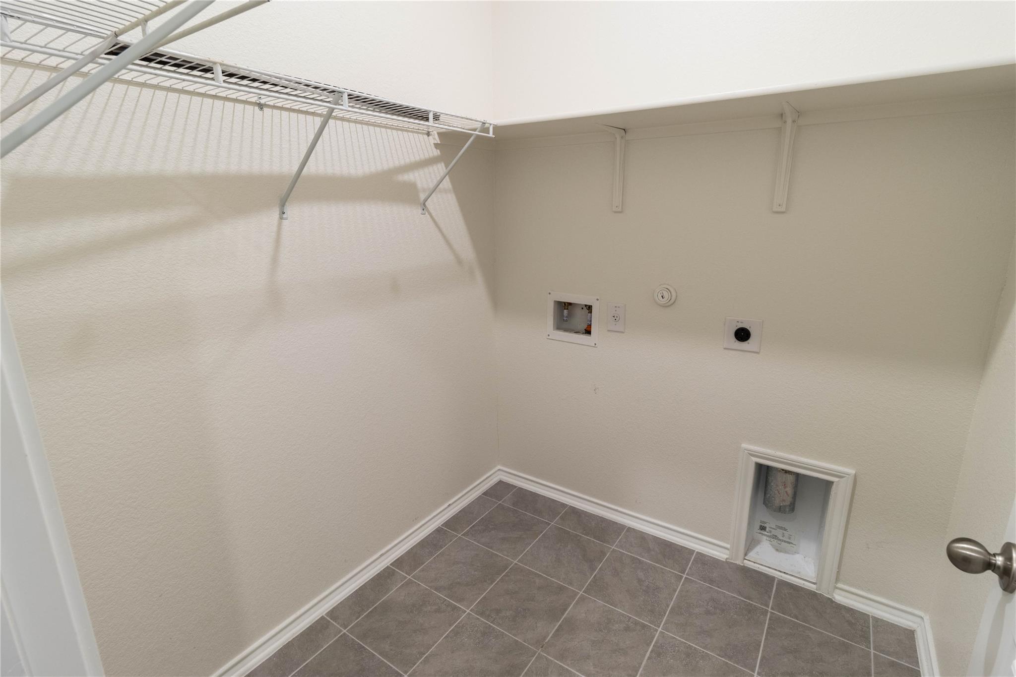 211 Summit Dr, Lockhart, TX 78644