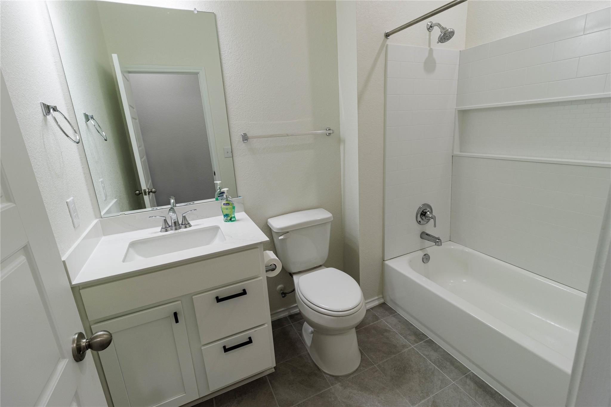 211 Summit Dr, Lockhart, TX 78644