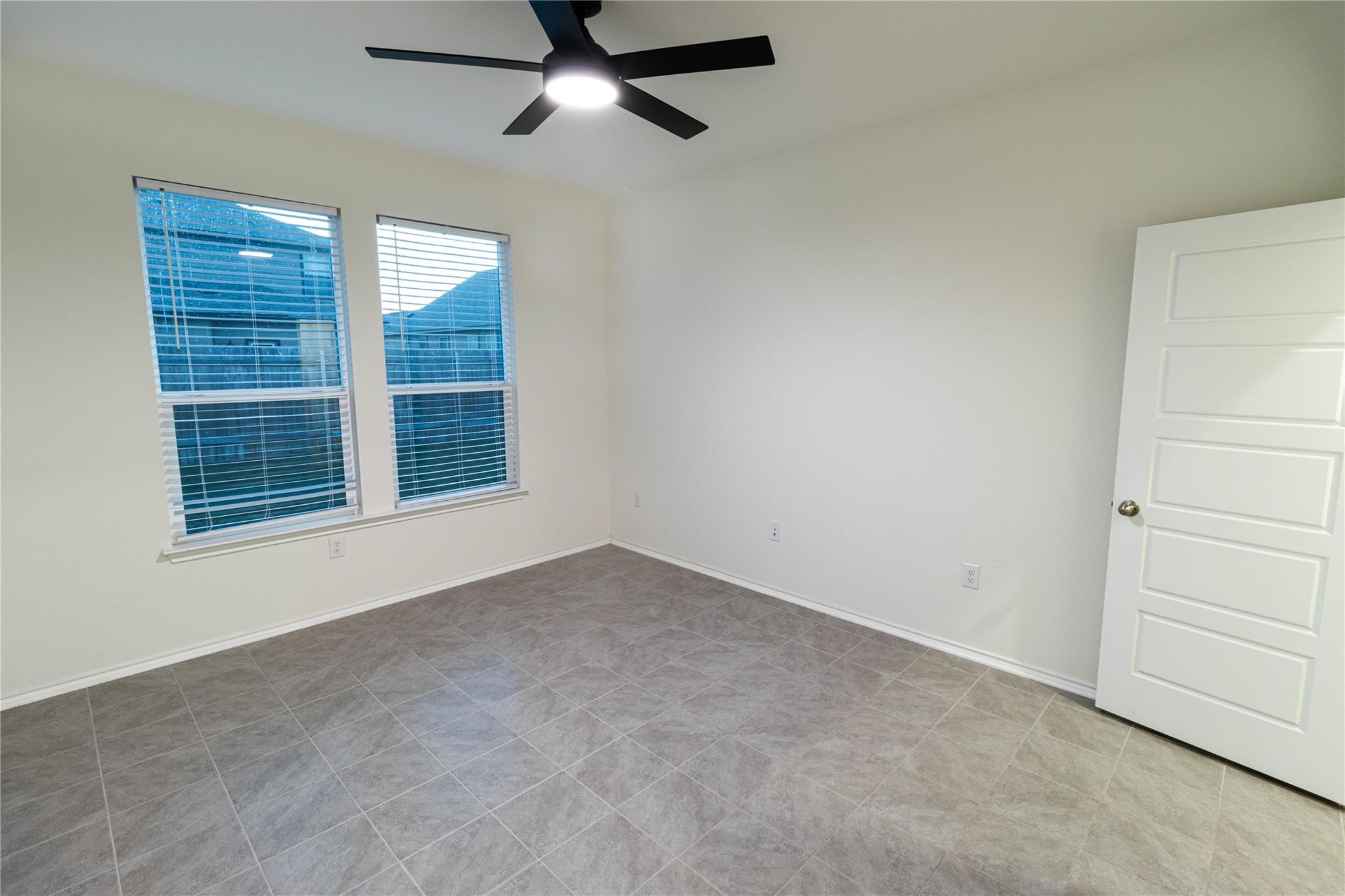 211 Summit Dr, Lockhart, TX 78644