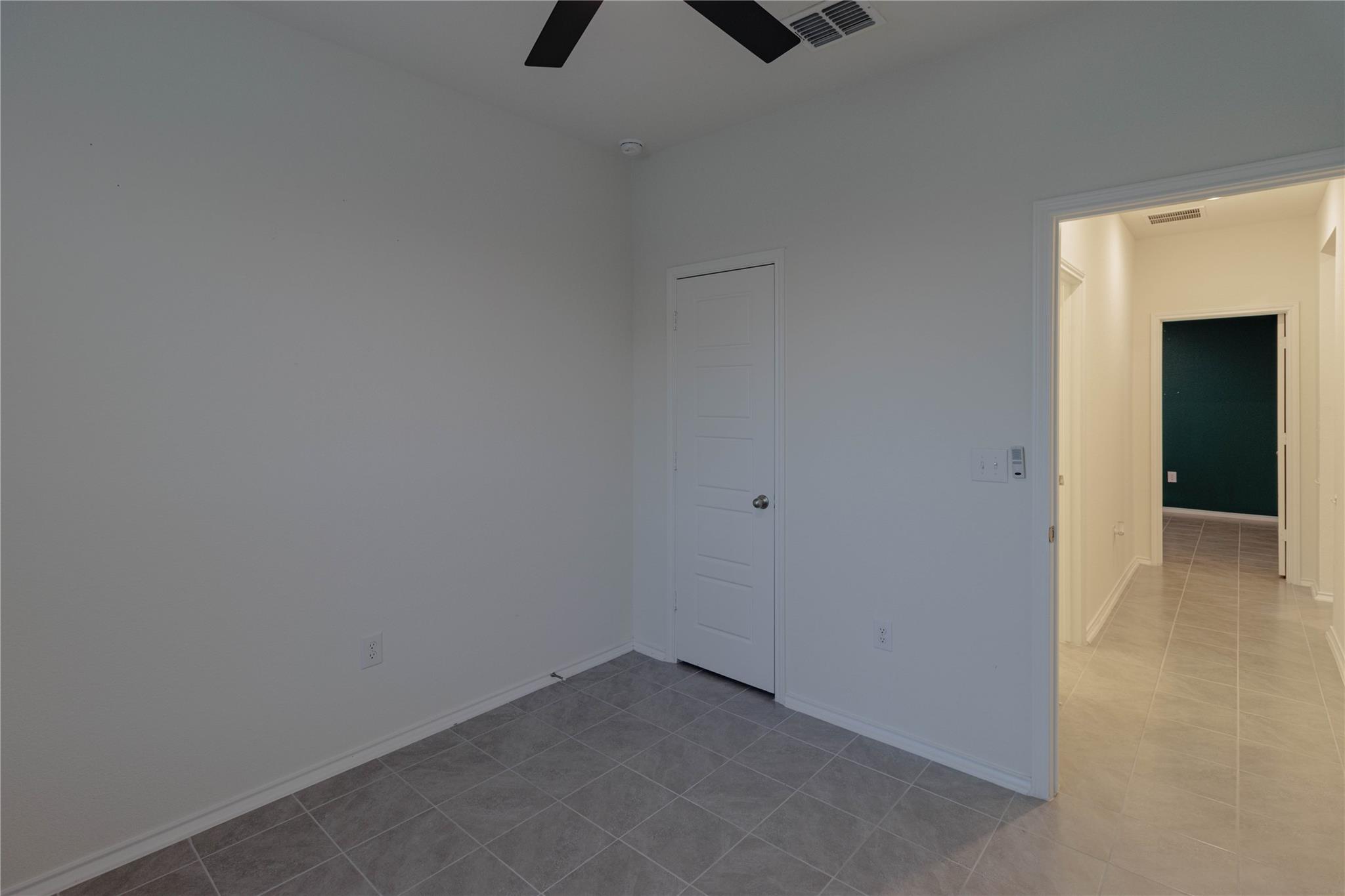 211 Summit Dr, Lockhart, TX 78644