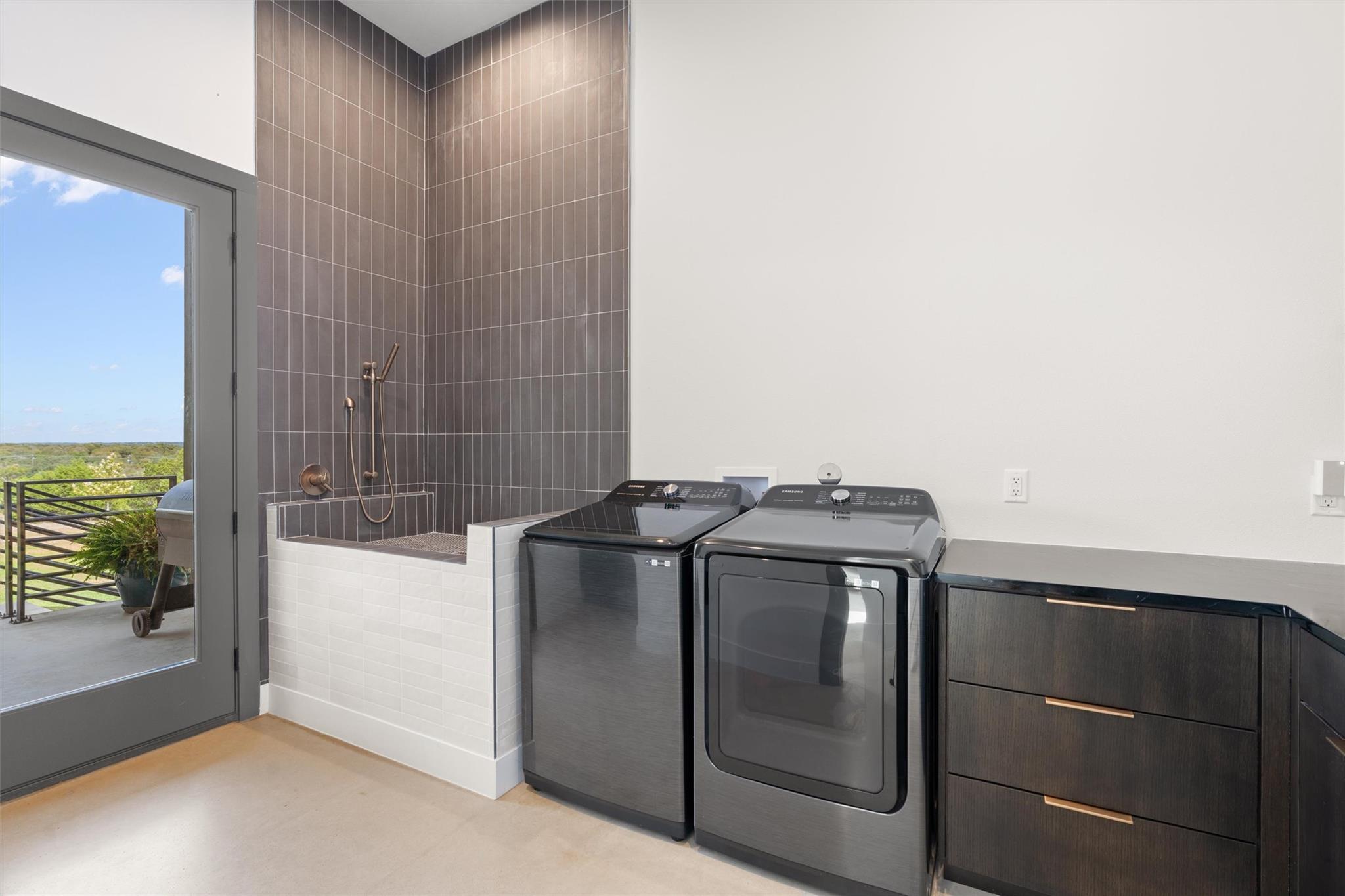 100 Overlook Dr, Liberty Hill, TX 78642