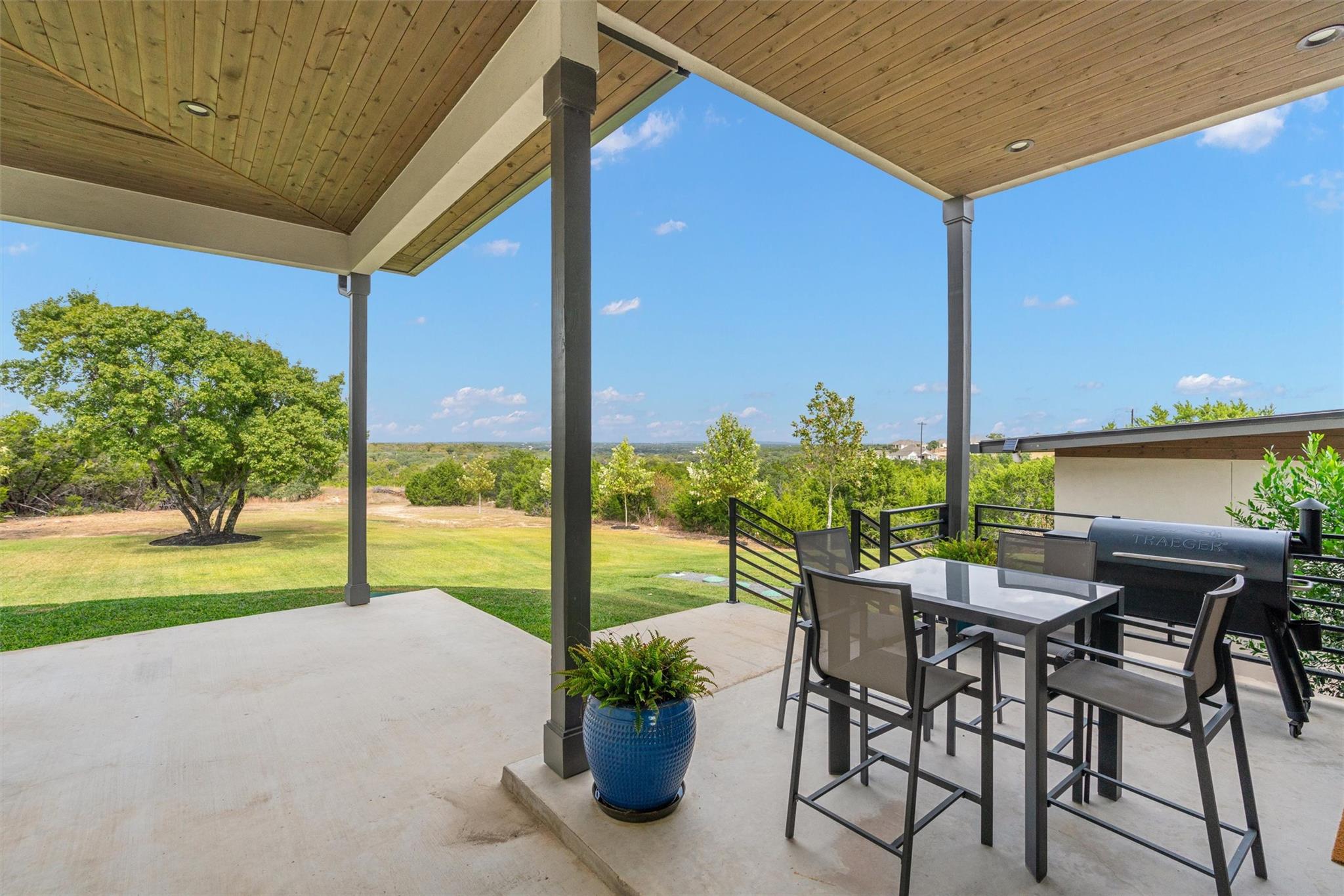100 Overlook Dr, Liberty Hill, TX 78642