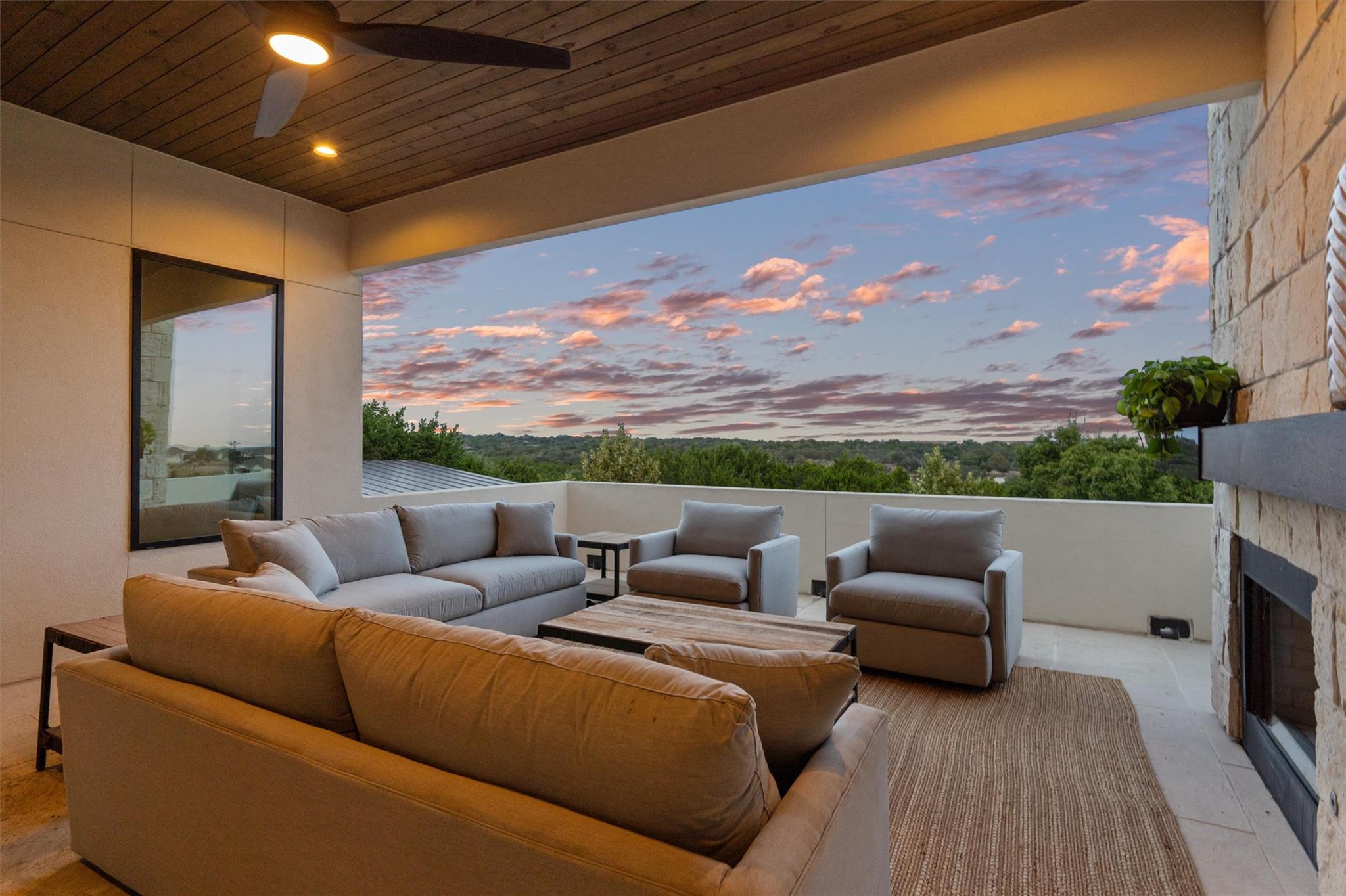 100 Overlook Dr, Liberty Hill, TX 78642