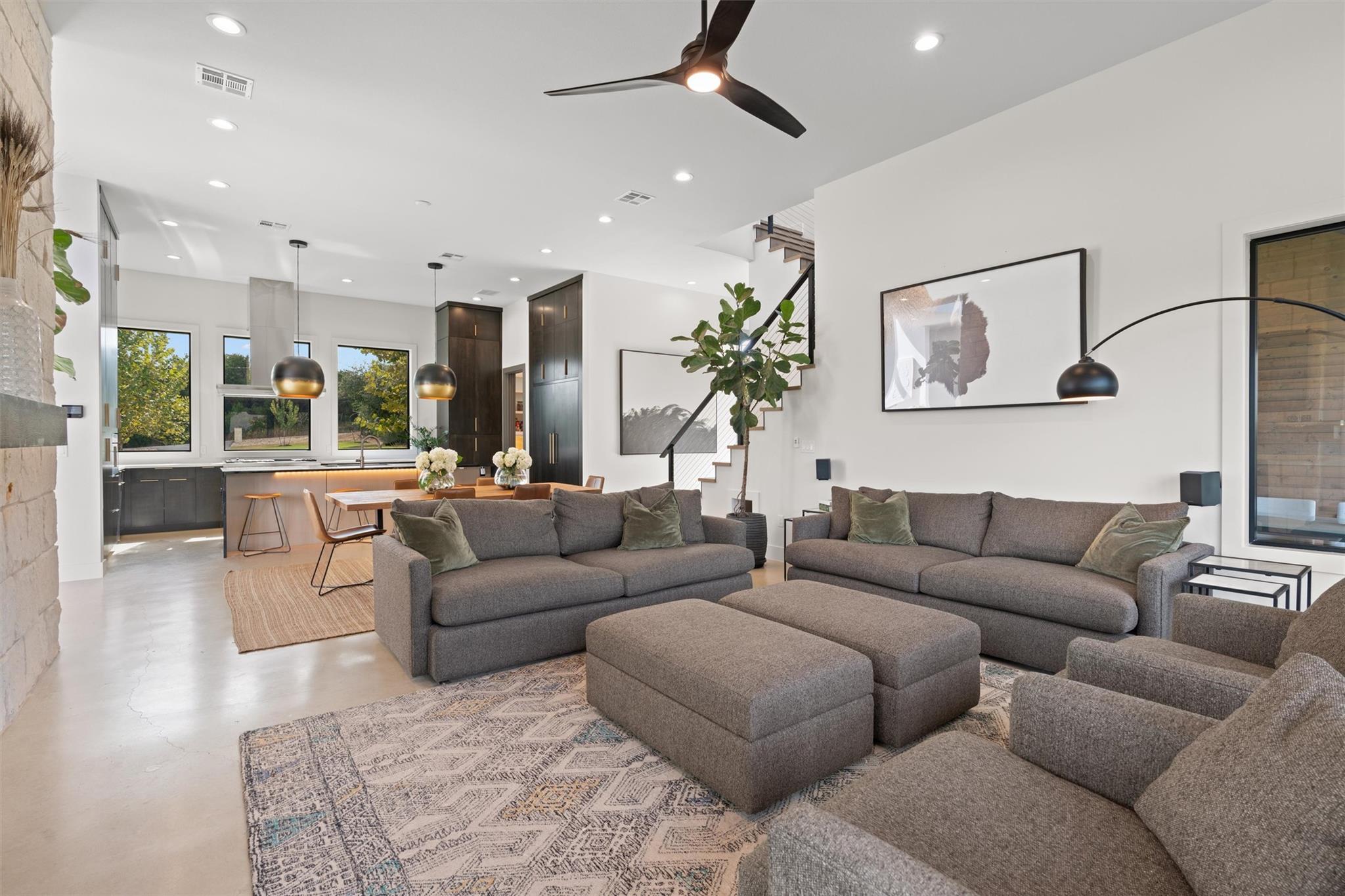 100 Overlook Dr, Liberty Hill, TX 78642