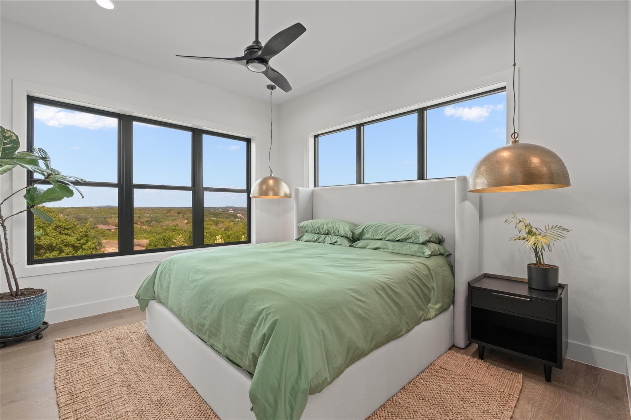 100 Overlook Dr, Liberty Hill, TX 78642