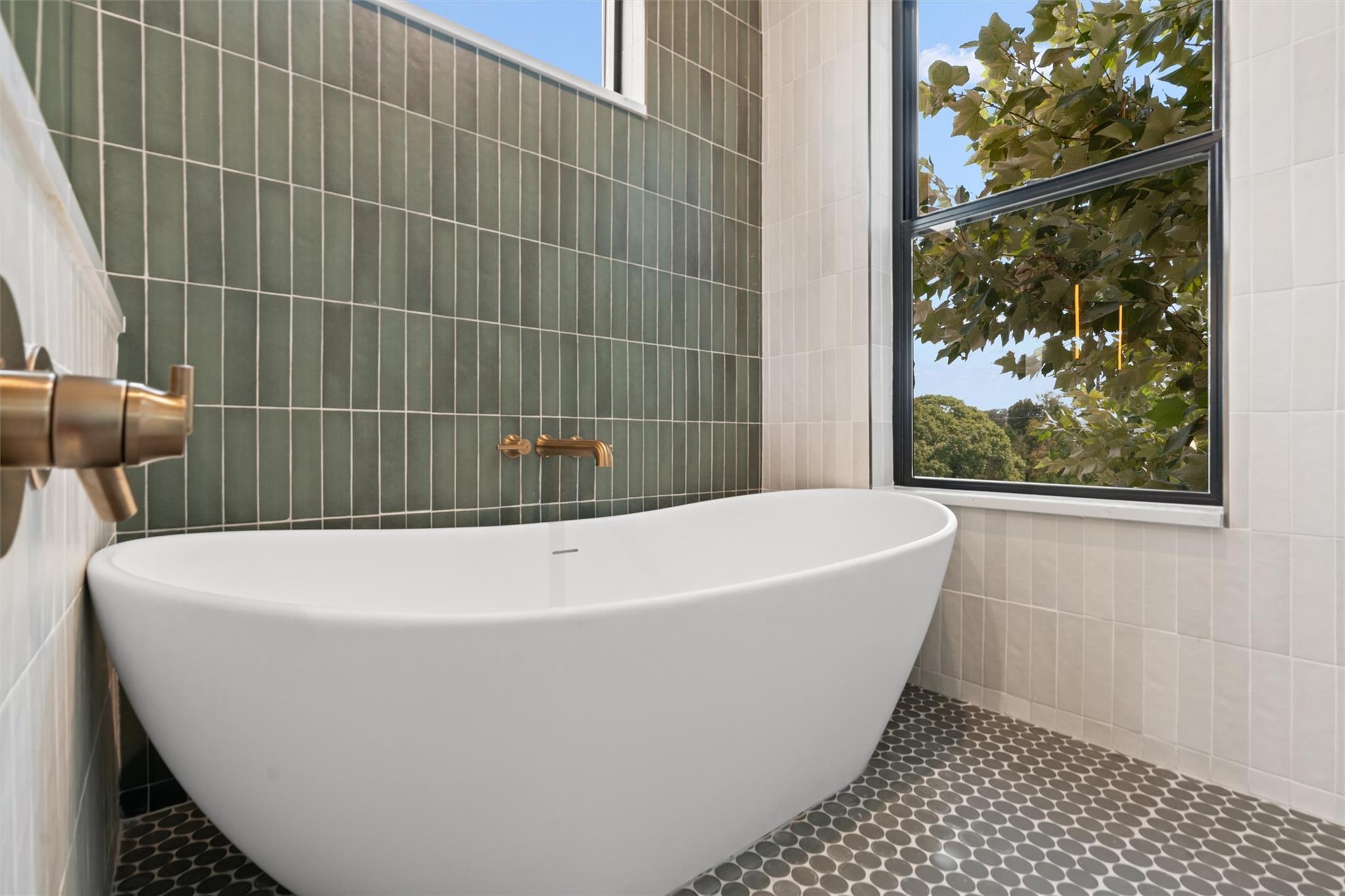 100 Overlook Dr, Liberty Hill, TX 78642