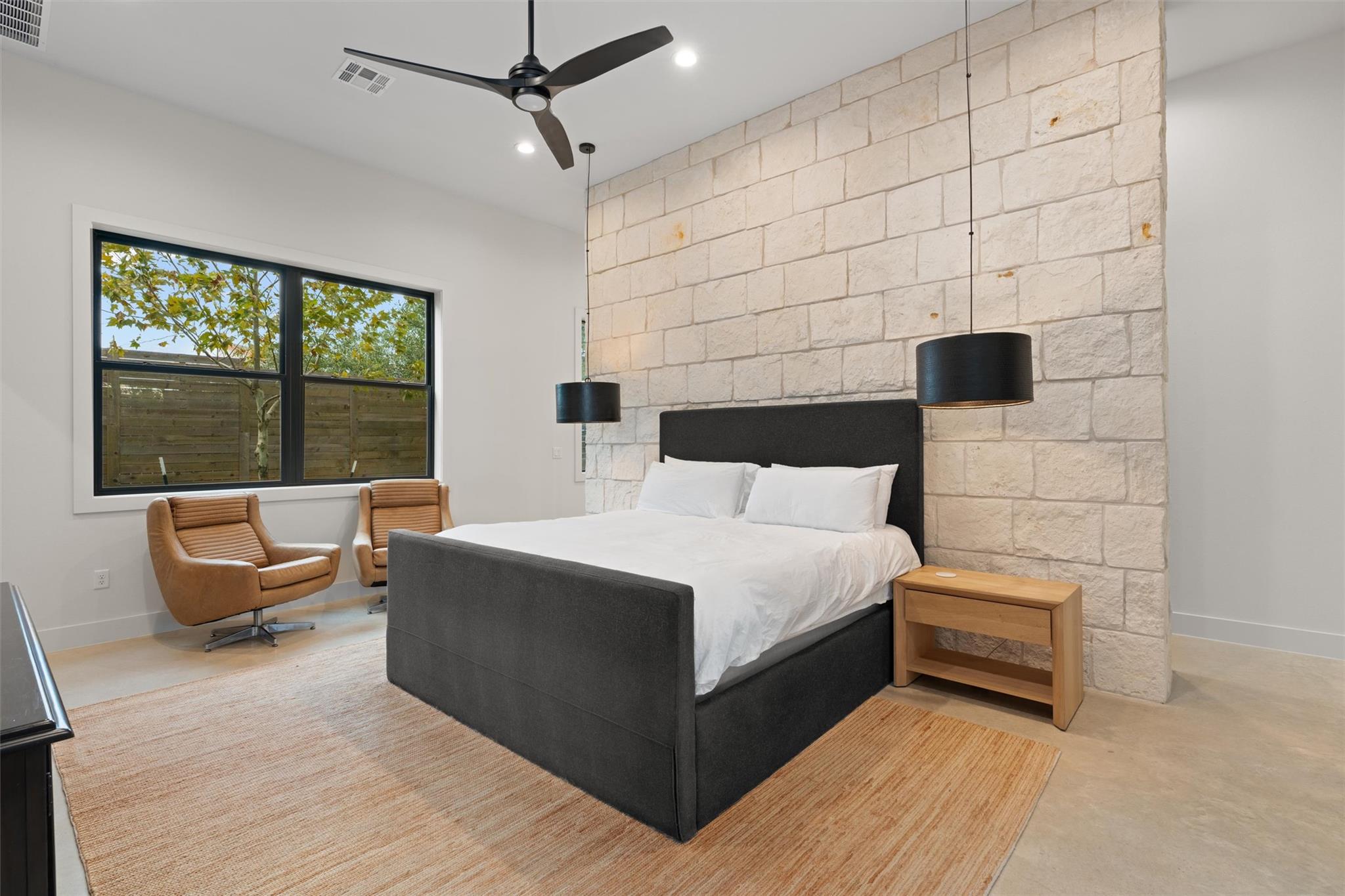 100 Overlook Dr, Liberty Hill, TX 78642