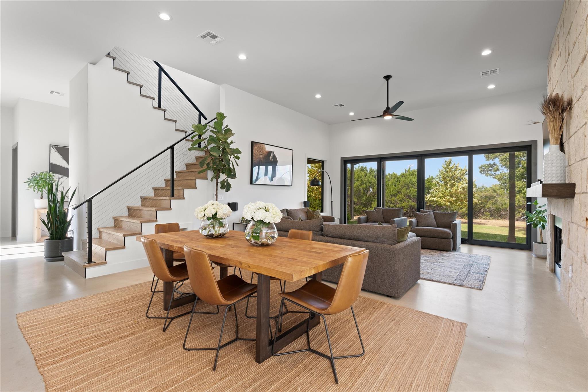 100 Overlook Dr, Liberty Hill, TX 78642