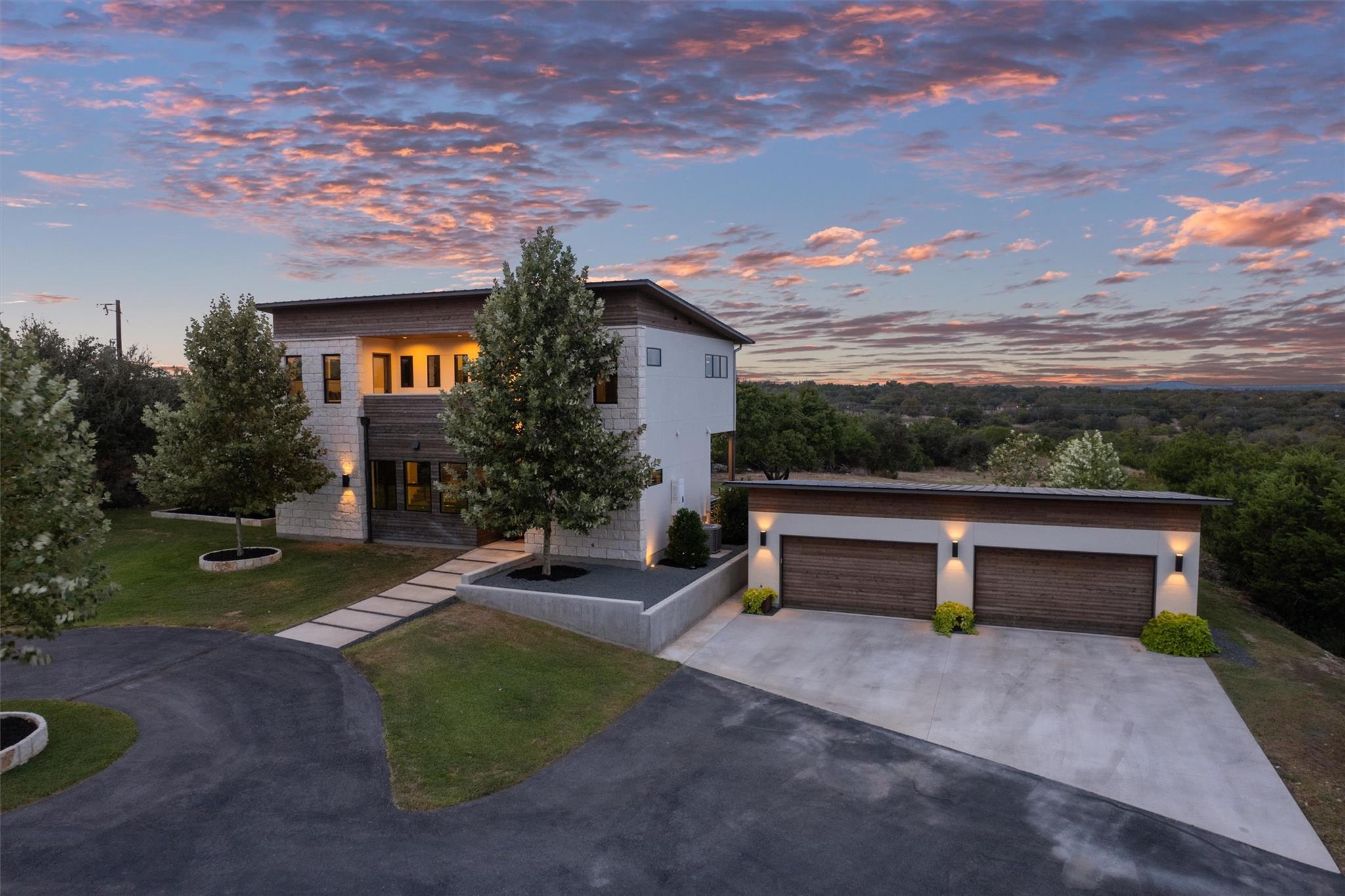 100 Overlook Dr, Liberty Hill, TX 78642