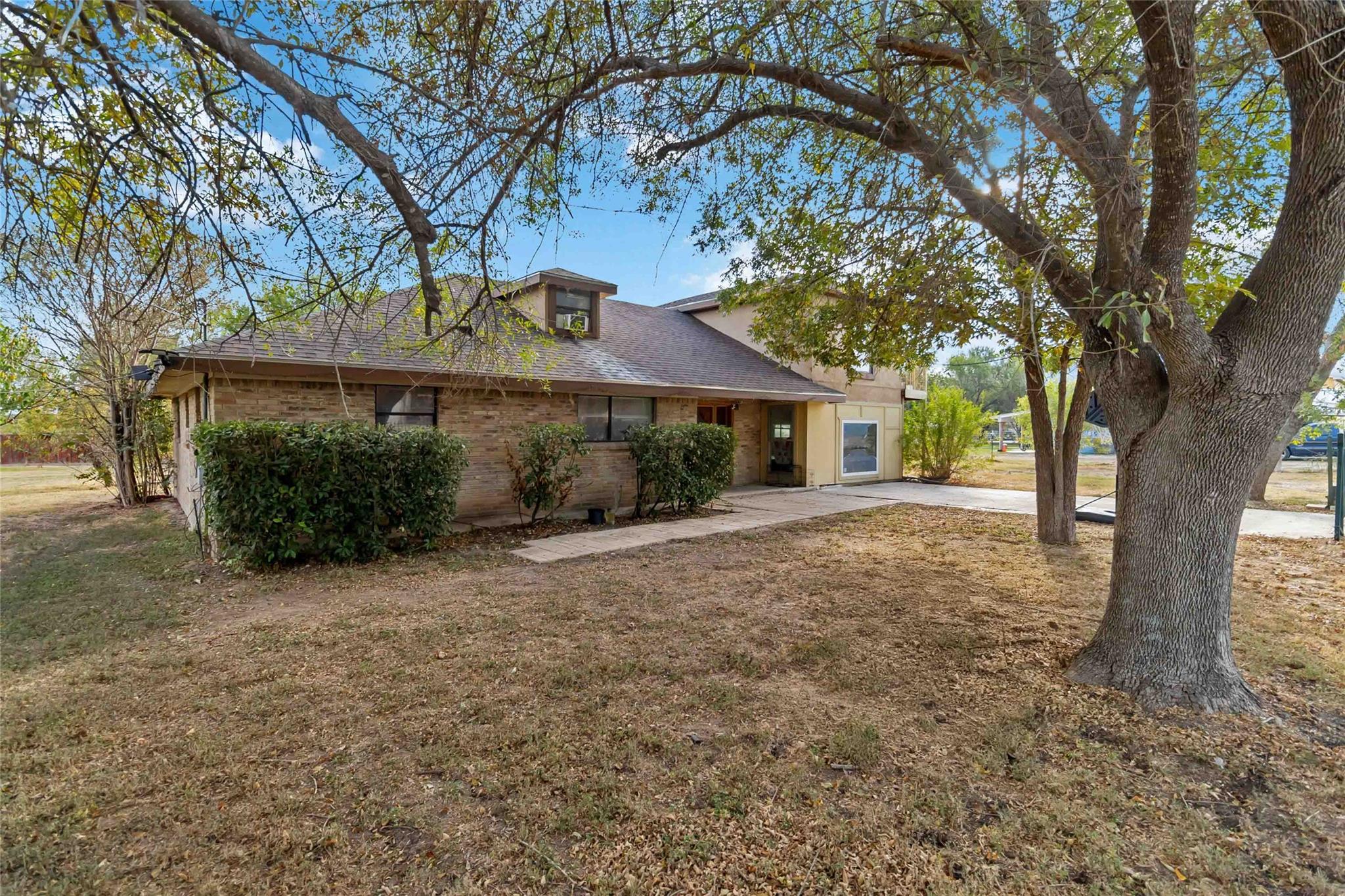 5115 Meadow Brook Ln, San Marcos, TX 78666
