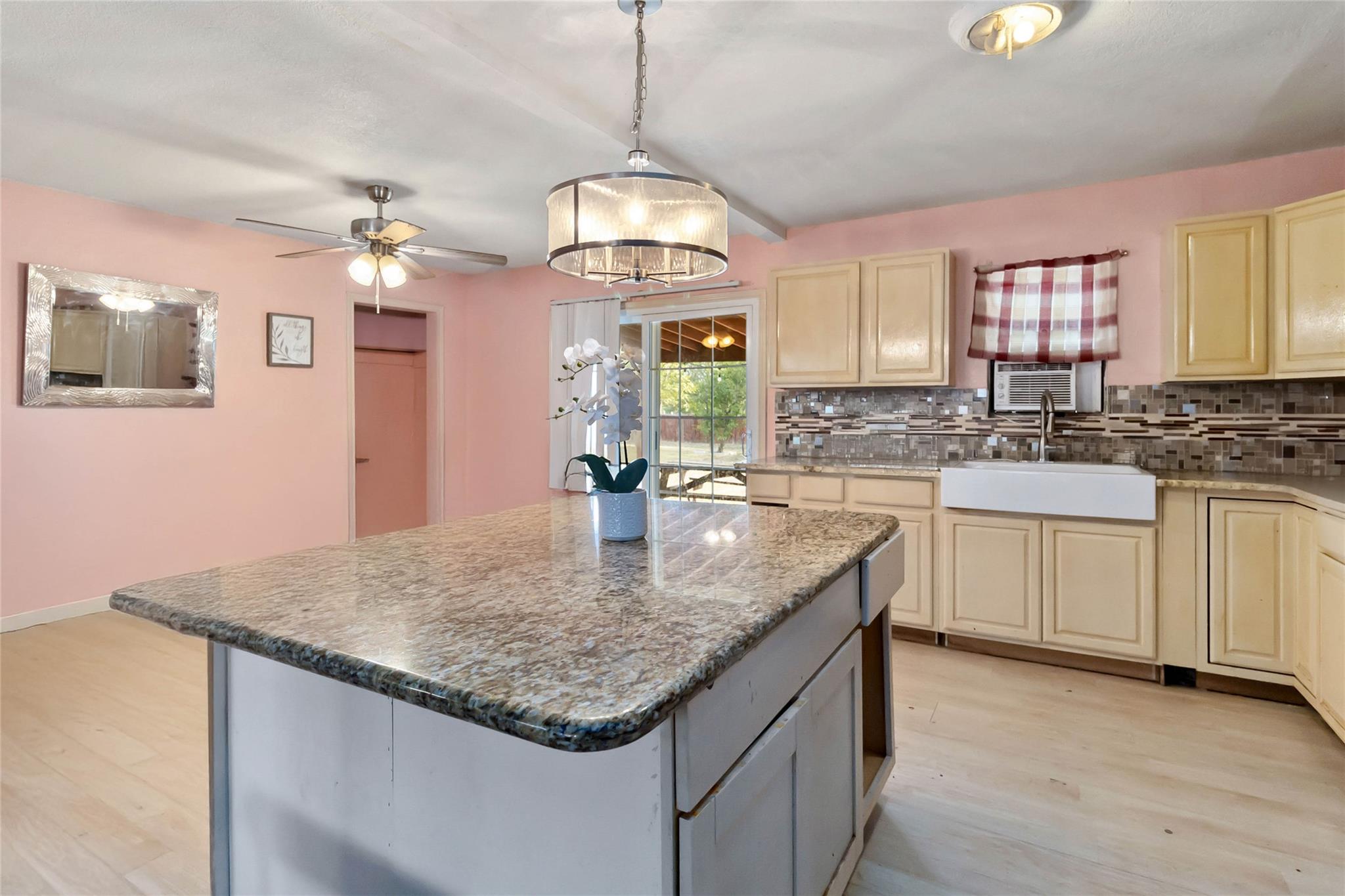 5115 Meadow Brook Ln, San Marcos, TX 78666