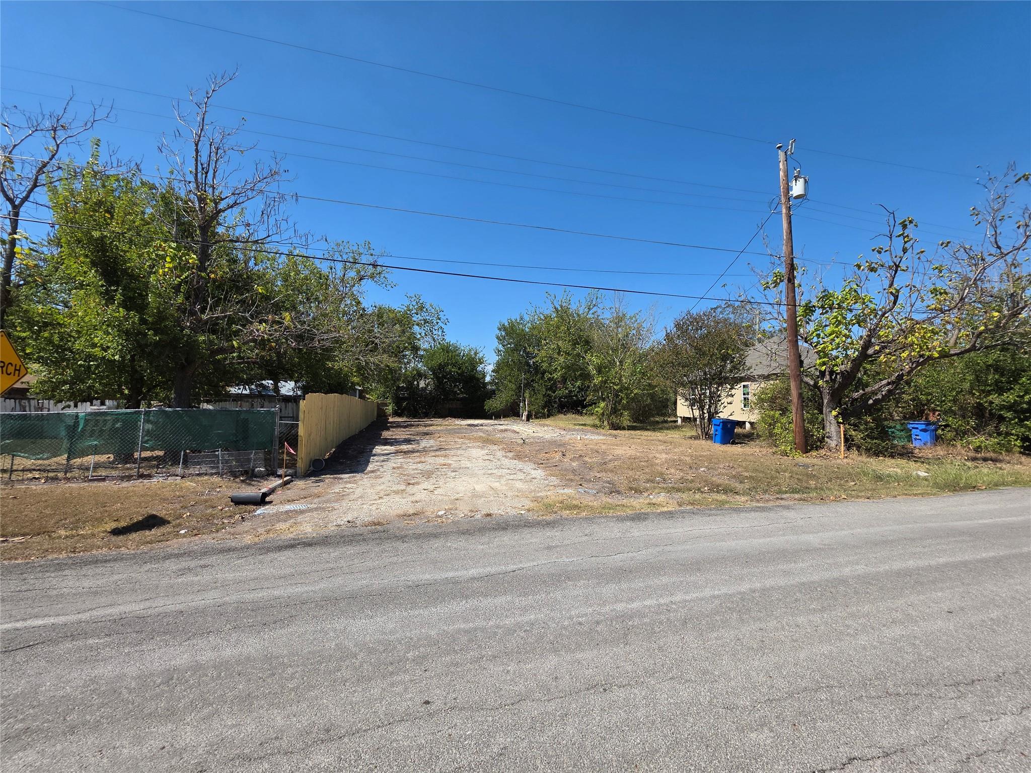 112 2nd Ave, Taylor, TX 76574