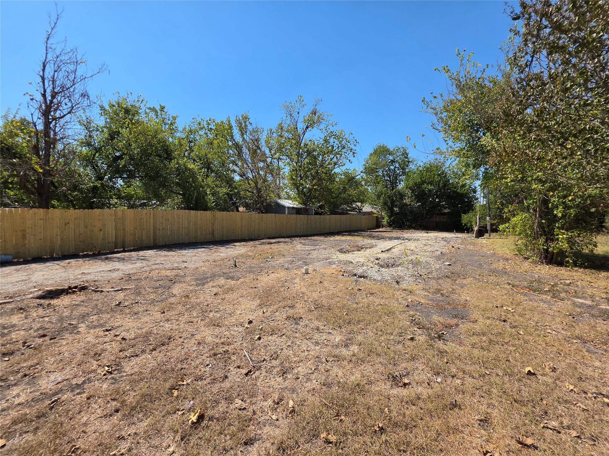 112 2nd Ave, Taylor, TX 76574