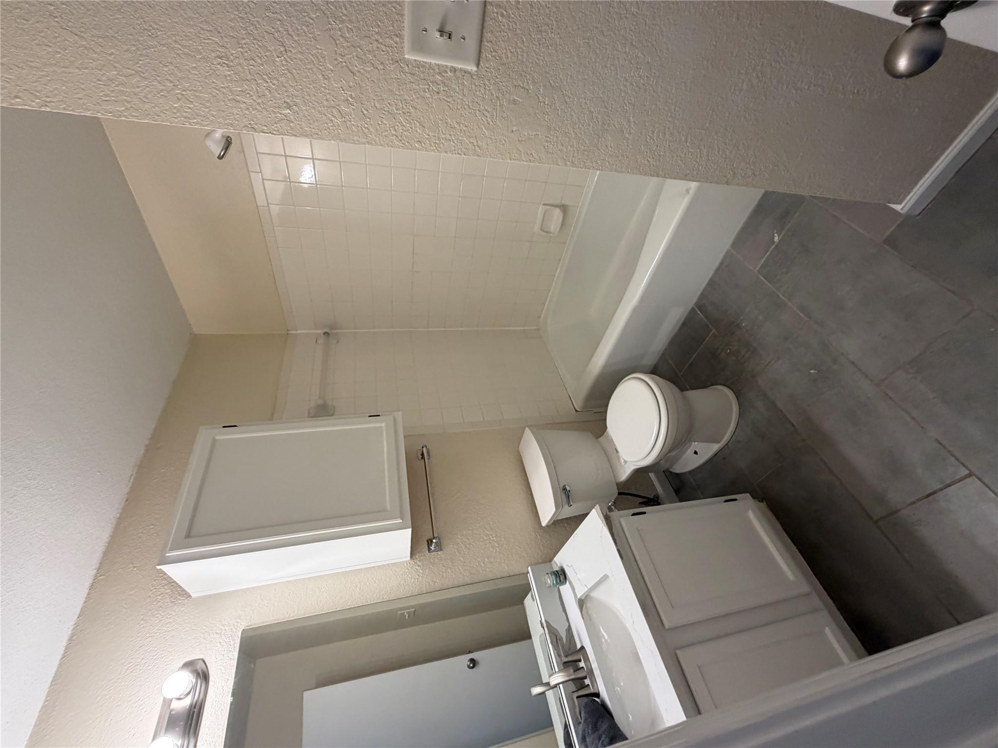 507 Cutty Trl # B, Lakeway, TX 78734