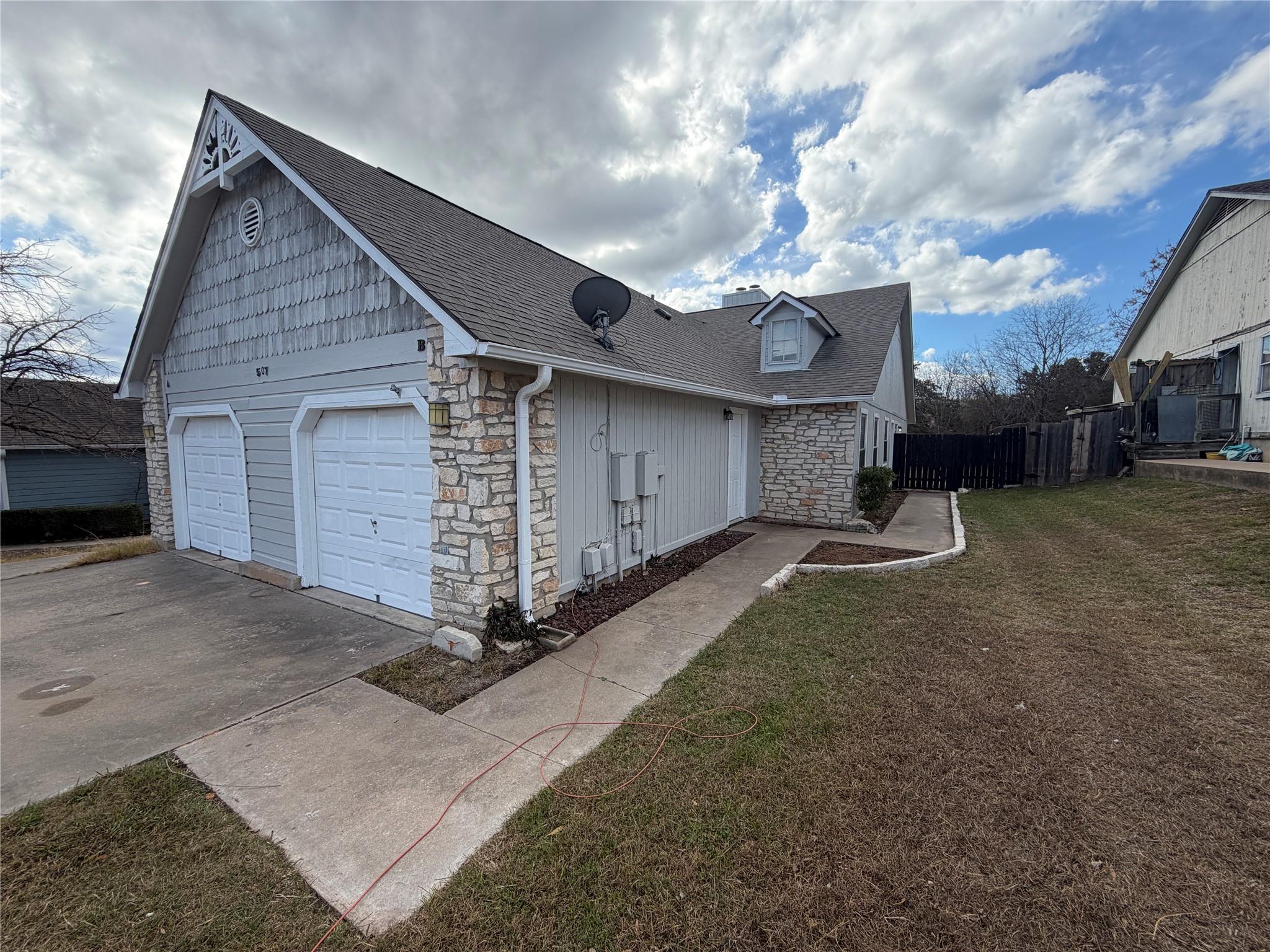 507 Cutty Trl # B, Lakeway, TX 78734
