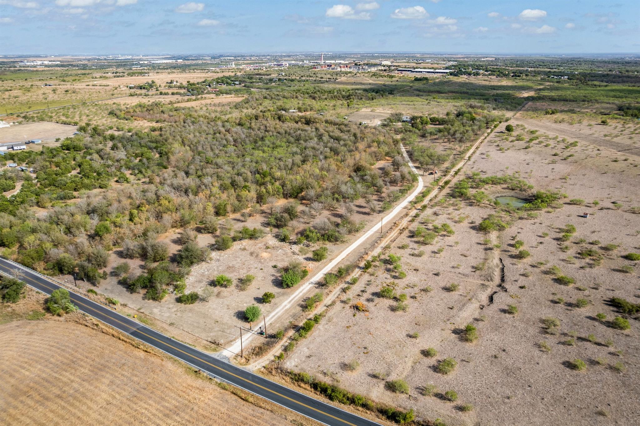 13800 Hokanson Rd, Del Valle, TX 78617