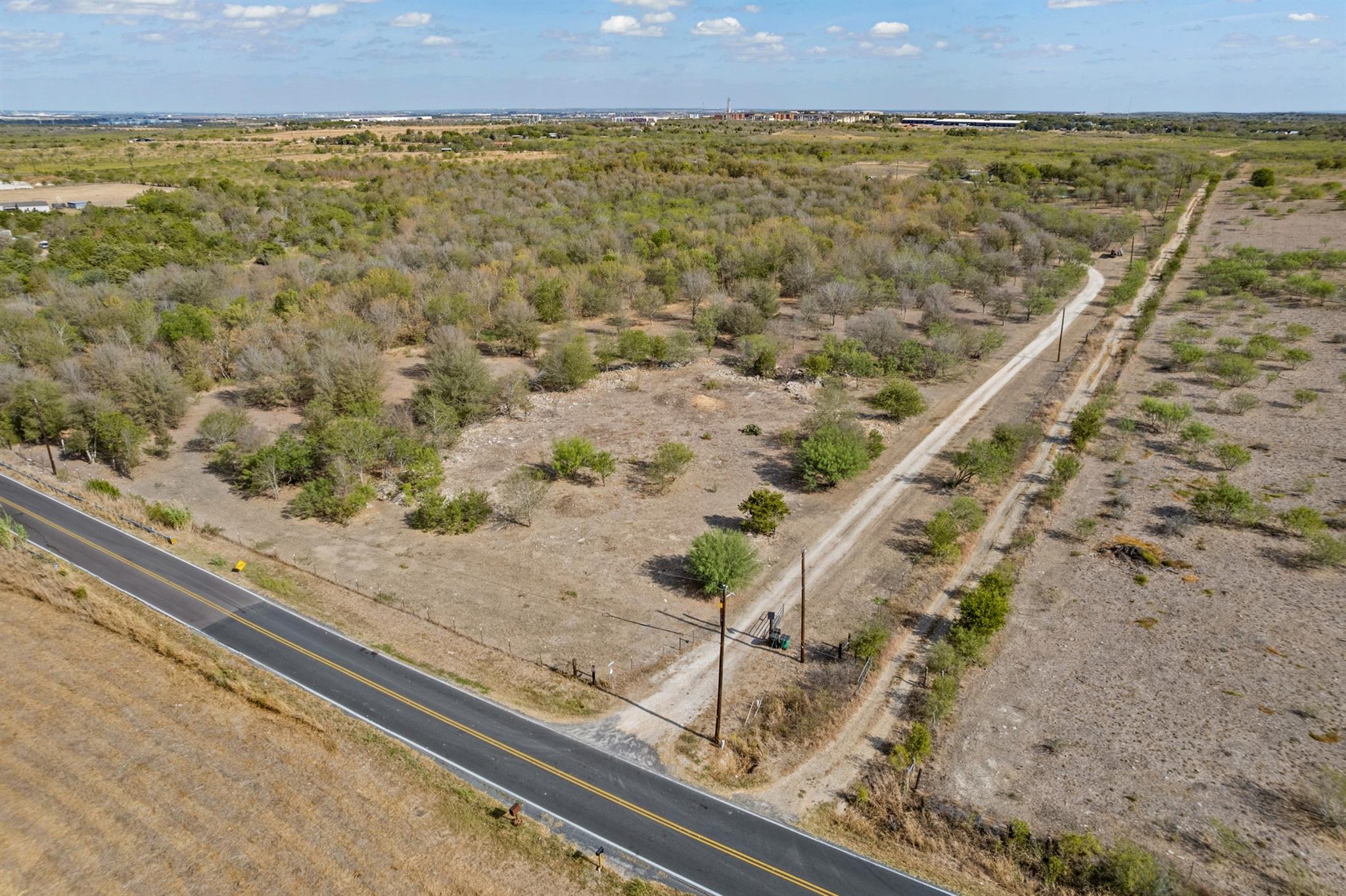 13800 Hokanson Rd, Del Valle, TX 78617