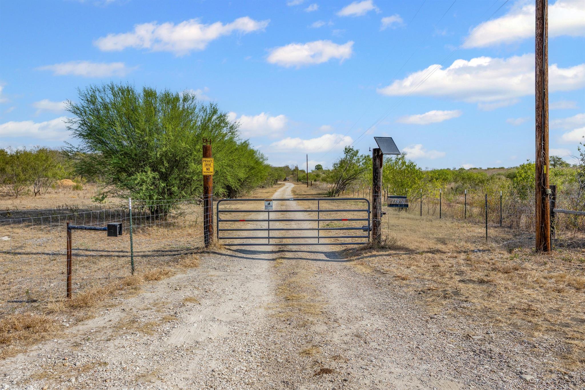 13800 Hokanson Rd, Del Valle, TX 78617