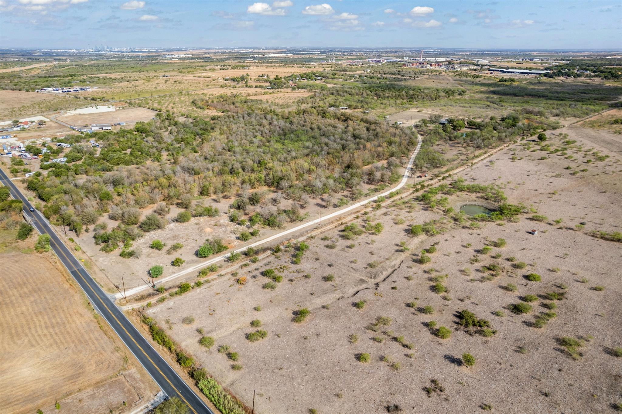 13800 Hokanson Rd, Del Valle, TX 78617