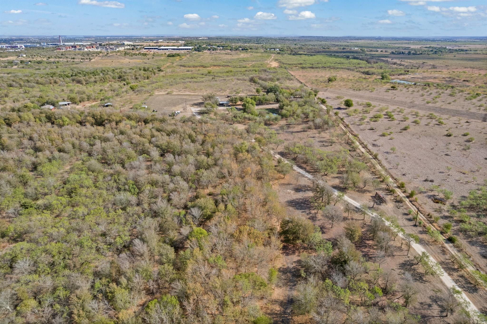 13800 Hokanson Rd, Del Valle, TX 78617