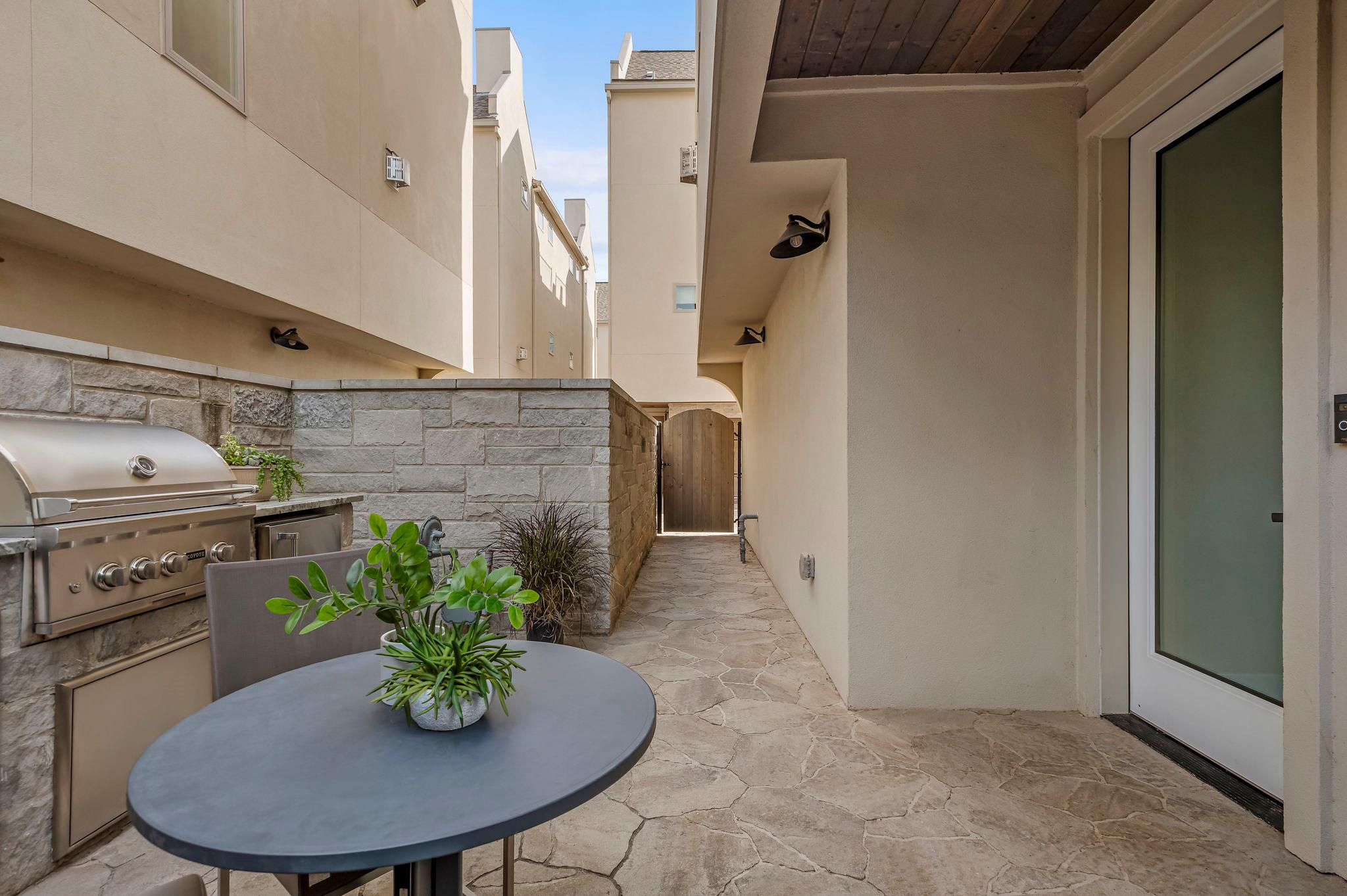 2300 Enfield Rd # 302, Austin, TX 78703