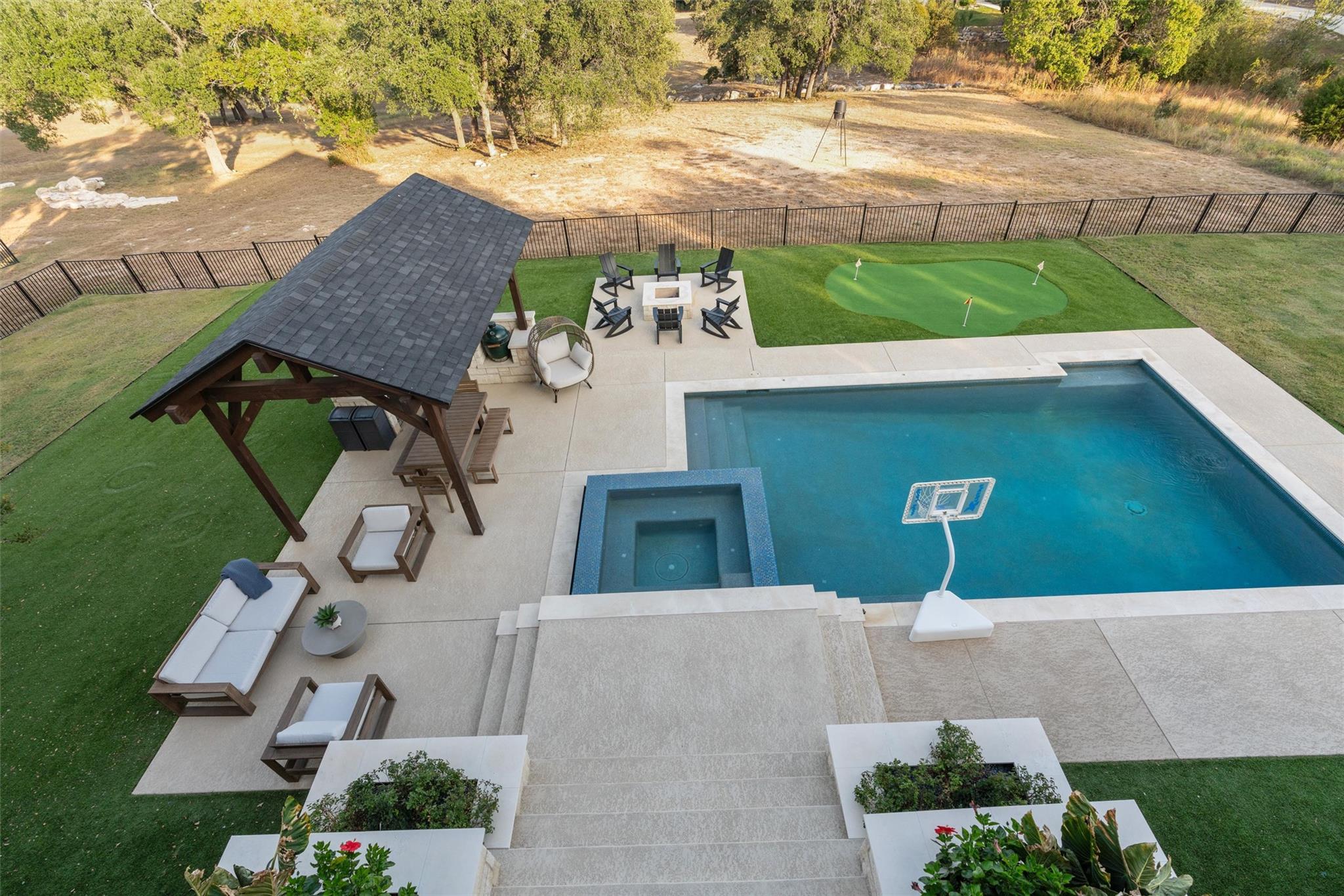 1008 Eagle Point Dr, Georgetown, TX 78628