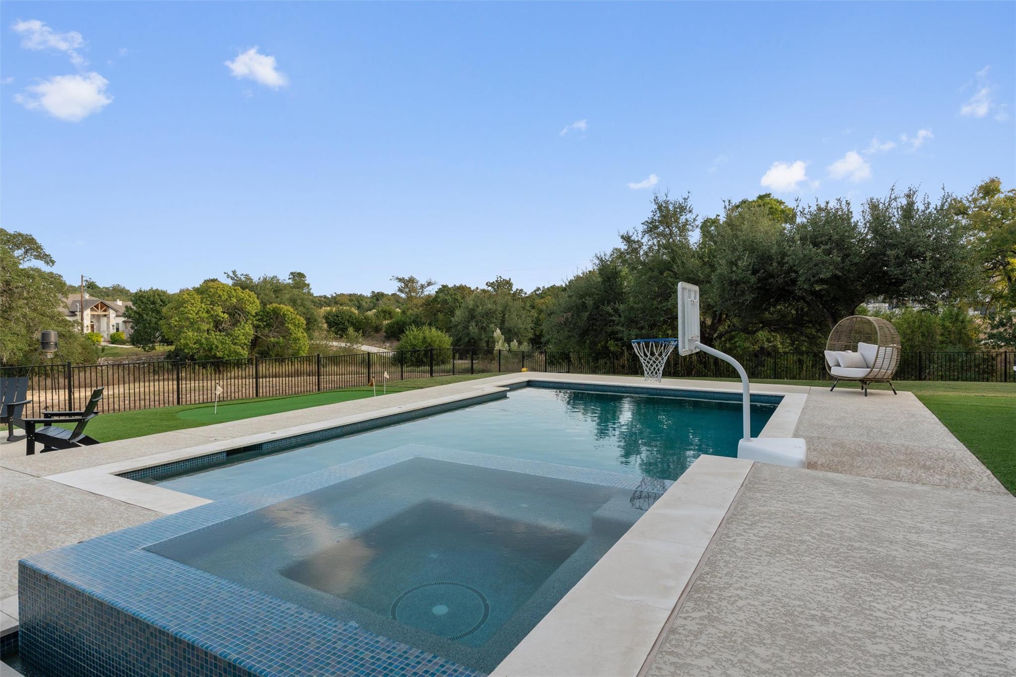 1008 Eagle Point Dr, Georgetown, TX 78628