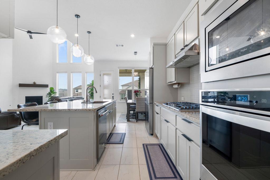 920 Villa Rialto Vw, Leander, TX 78641