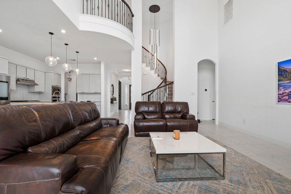 920 Villa Rialto Vw, Leander, TX 78641