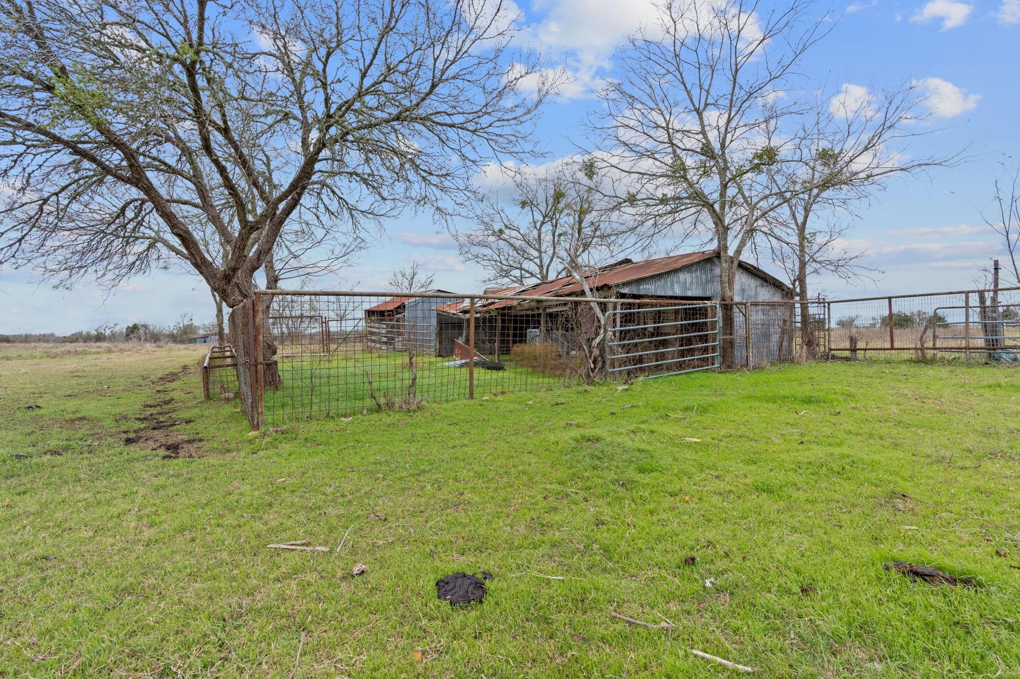 763 Upper Elgin River Rd, Elgin, TX 78621