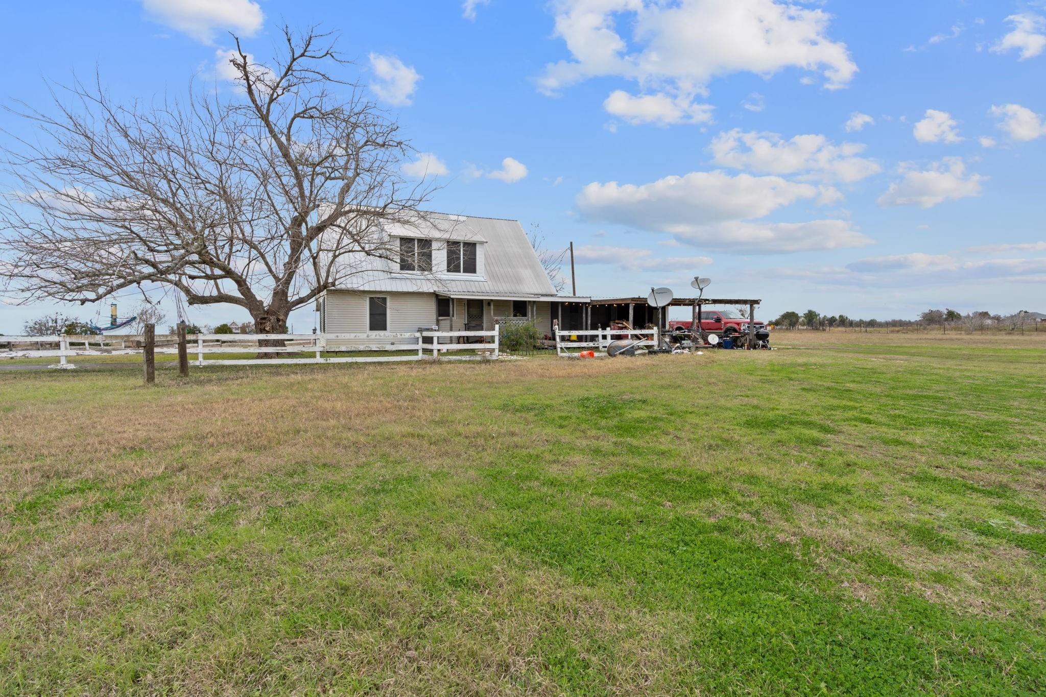 763 Upper Elgin River Rd, Elgin, TX 78621
