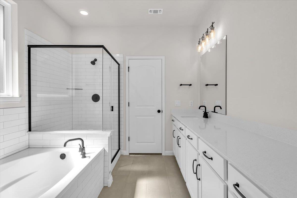 302 Willow Heights Dr, Hutto, TX 78634