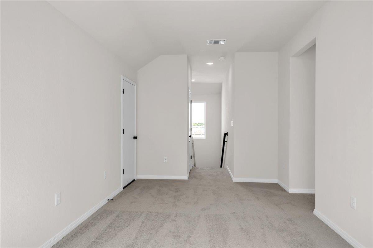 302 Willow Heights Dr, Hutto, TX 78634