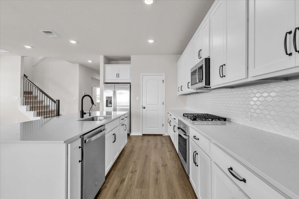 302 Willow Heights Dr, Hutto, TX 78634