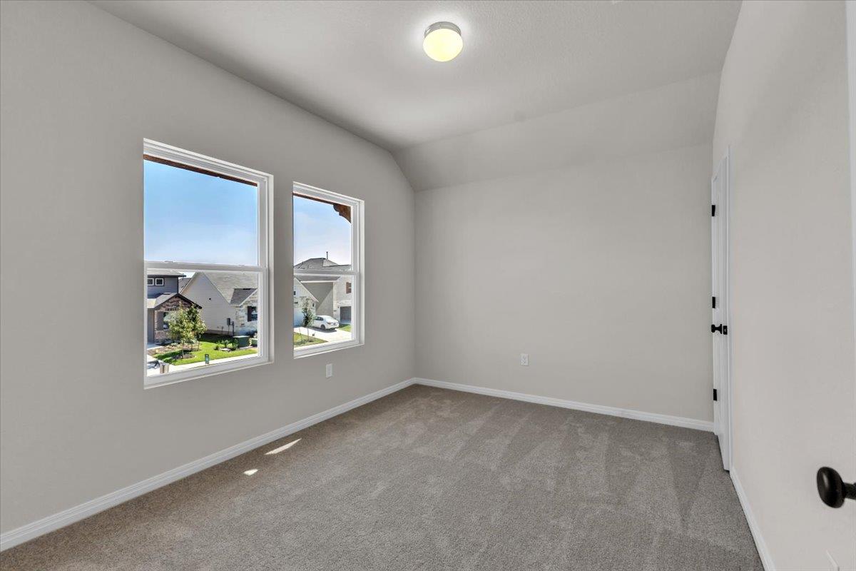 302 Willow Heights Dr, Hutto, TX 78634