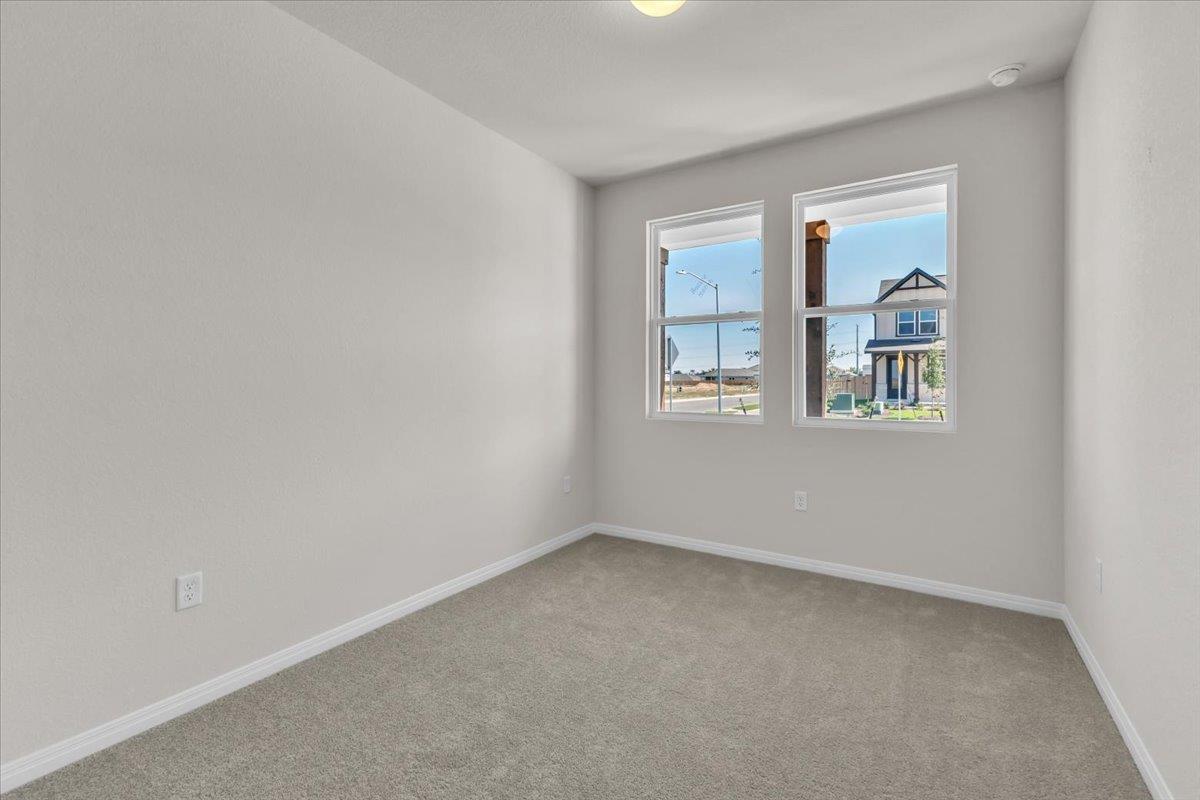 302 Willow Heights Dr, Hutto, TX 78634