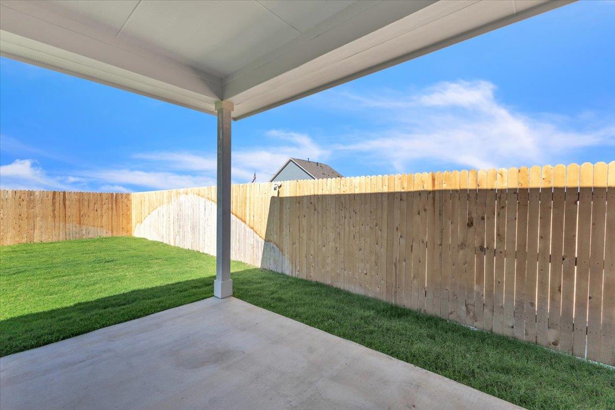 302 Willow Heights Dr, Hutto, TX 78634