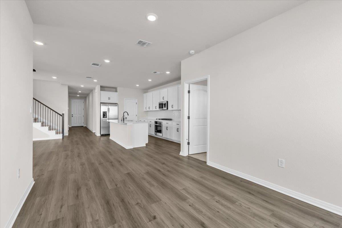 302 Willow Heights Dr, Hutto, TX 78634