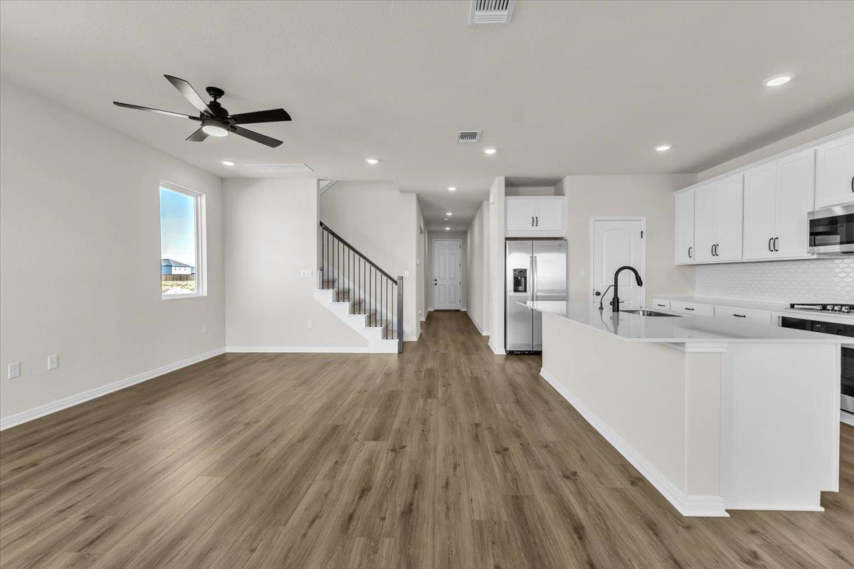 302 Willow Heights Dr, Hutto, TX 78634